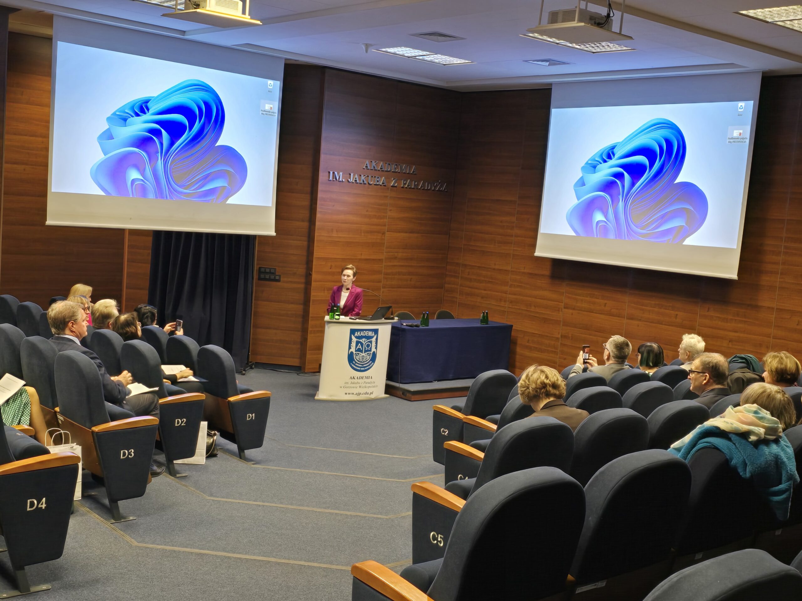JM Rektor prof. dr hab. Elżbieta Skorupska-Raczyńska podczas otwarcia konferencji.