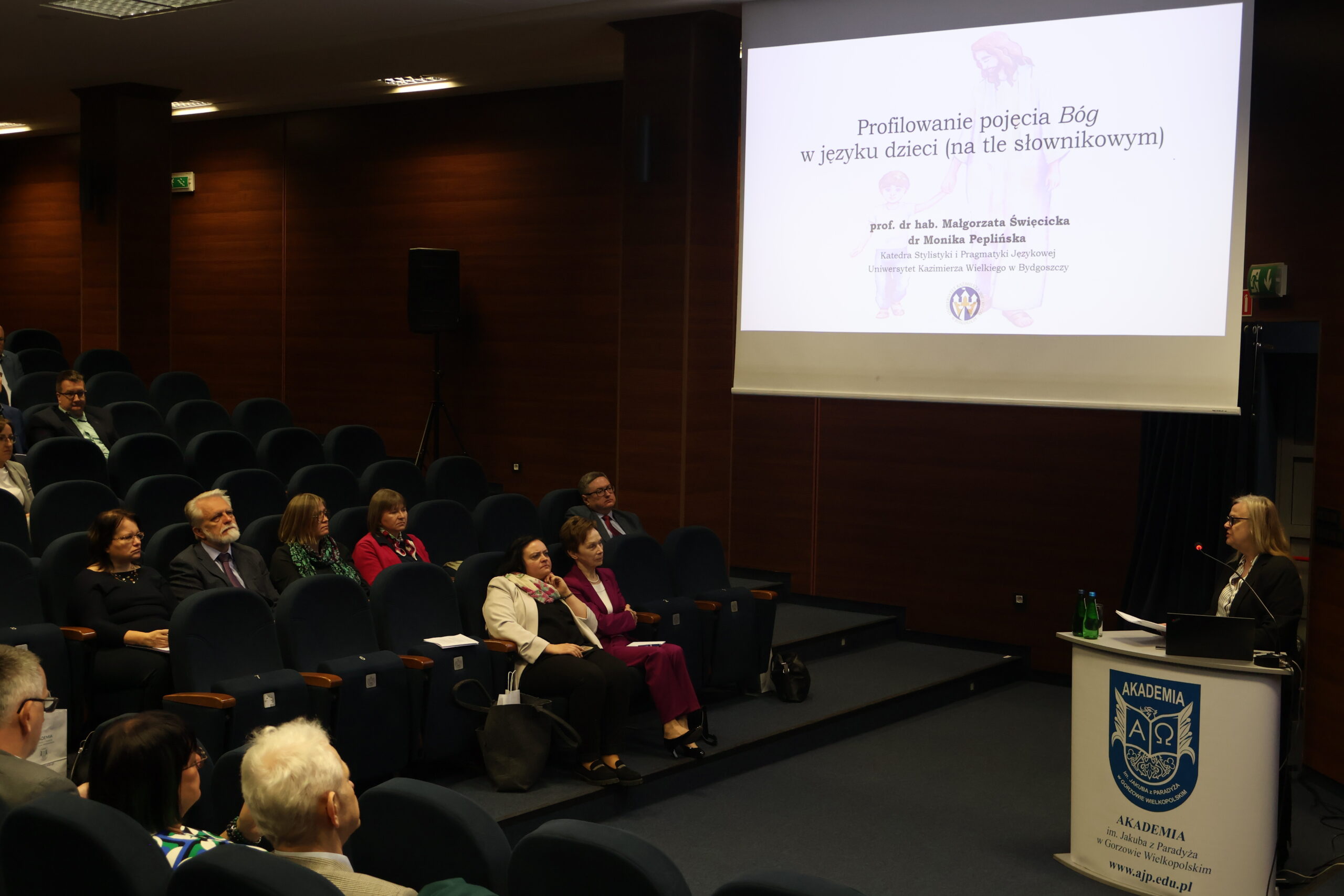 Na zdjęciu prof. dr hab. Małgorzata Święcicka.