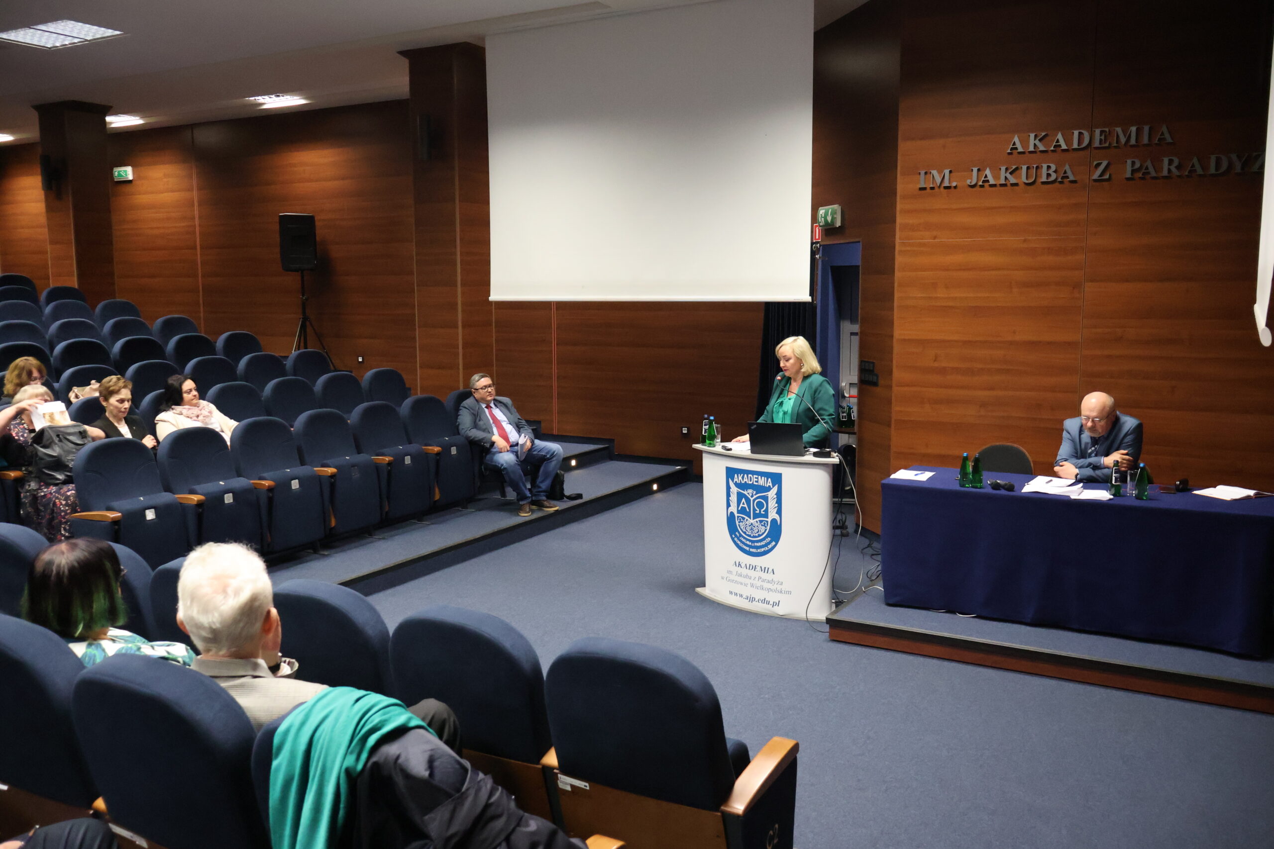 Na zdjęciu: prof. AJP dr Małgorzata Trocka i prof. AJP dr Arkadiusz Wołoszyn.