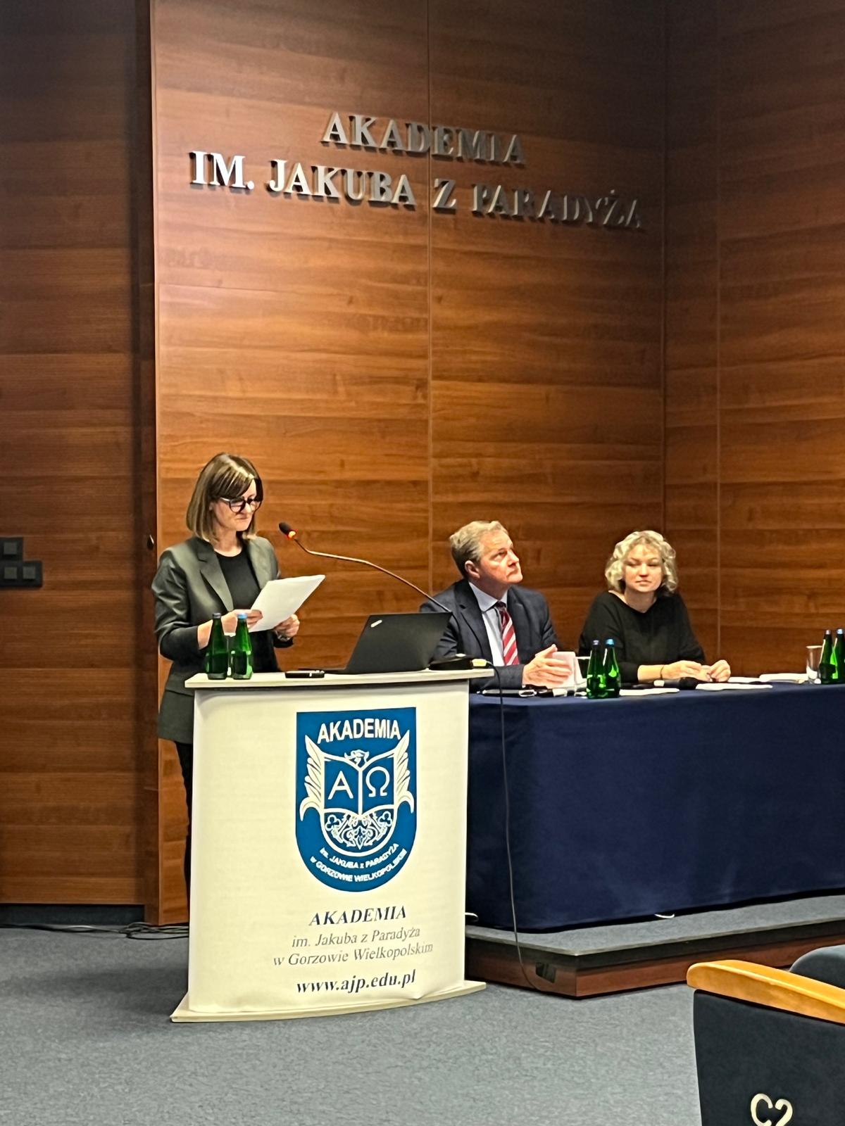 mgr Magdalena Łątkowska, prof. Grzegorz Kucharczyk, dr Ewa Koprowiak