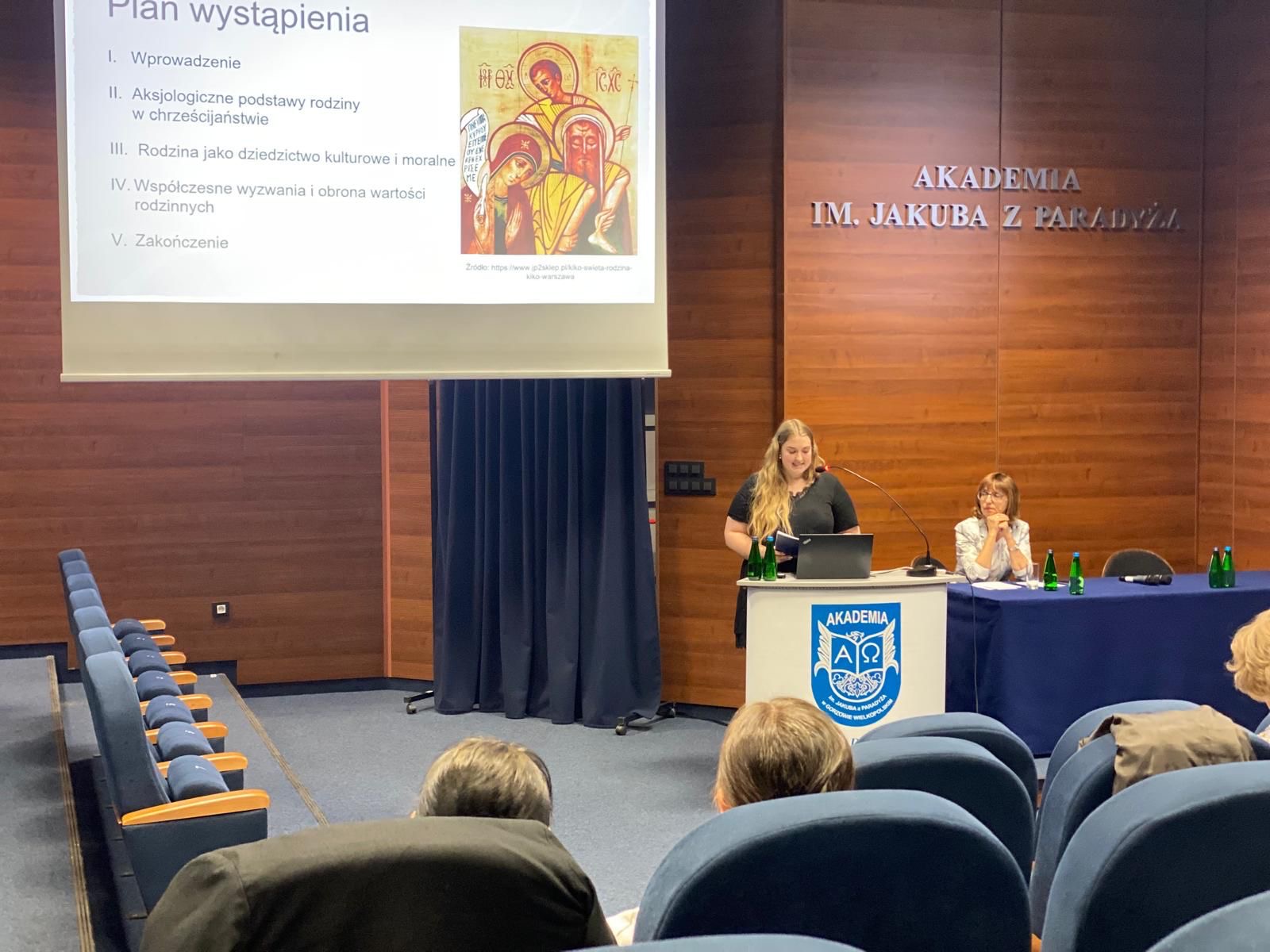 mgr Magdalena Franosz, dr Renata Janicka-Szyszko