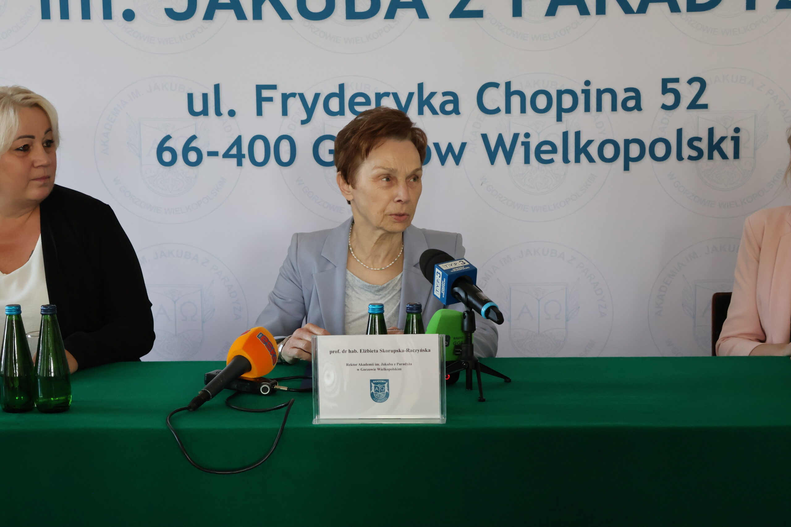 Podpisanie umowy patronackiej pomiędzy Akademią im. Jakuba z Paradyża a Zespołem Szkół Ogólnokształcących nr 3 w Gorzowie Wielkopolskim. Na zdjęciu Rektor Akademii prof. dr hab. Elżbieta Skorupska-Raczyńska.