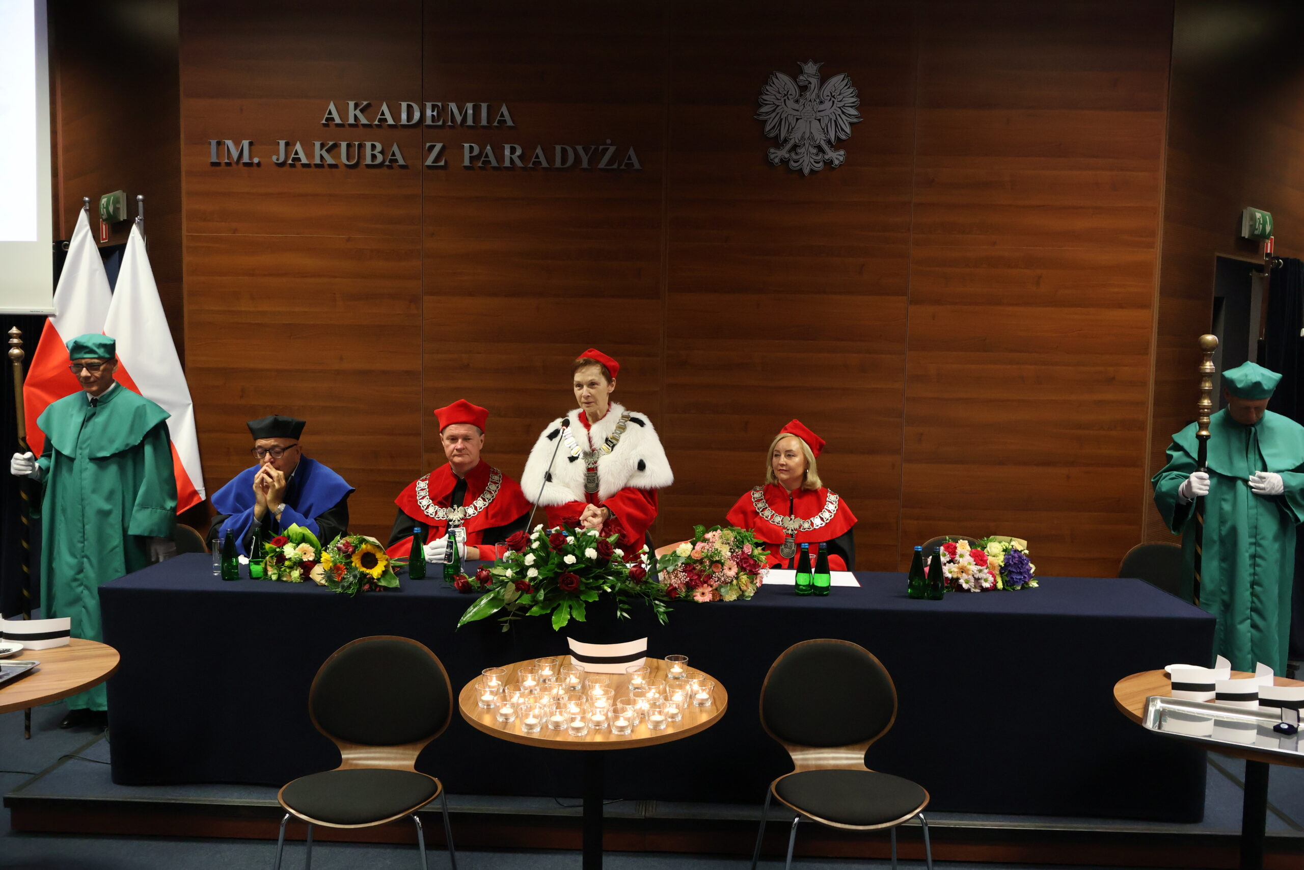 Na zdjęciu Władze Uczelni, od lewej Kanclerz, Prorektor ds. Nauki, Rektor Uczelni oraz Prorektor ds. Kształcenia.