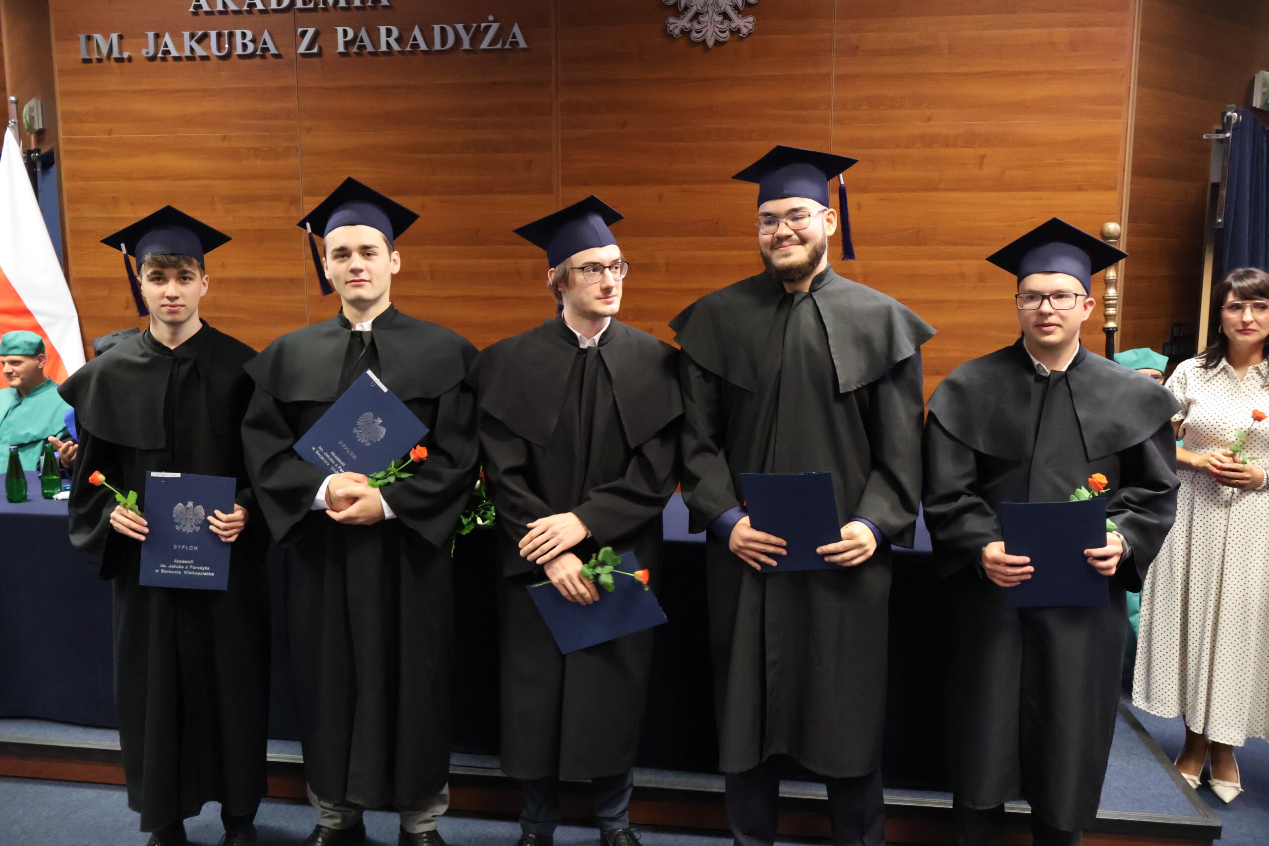 Na zdjęciu Absolwenci AJP.