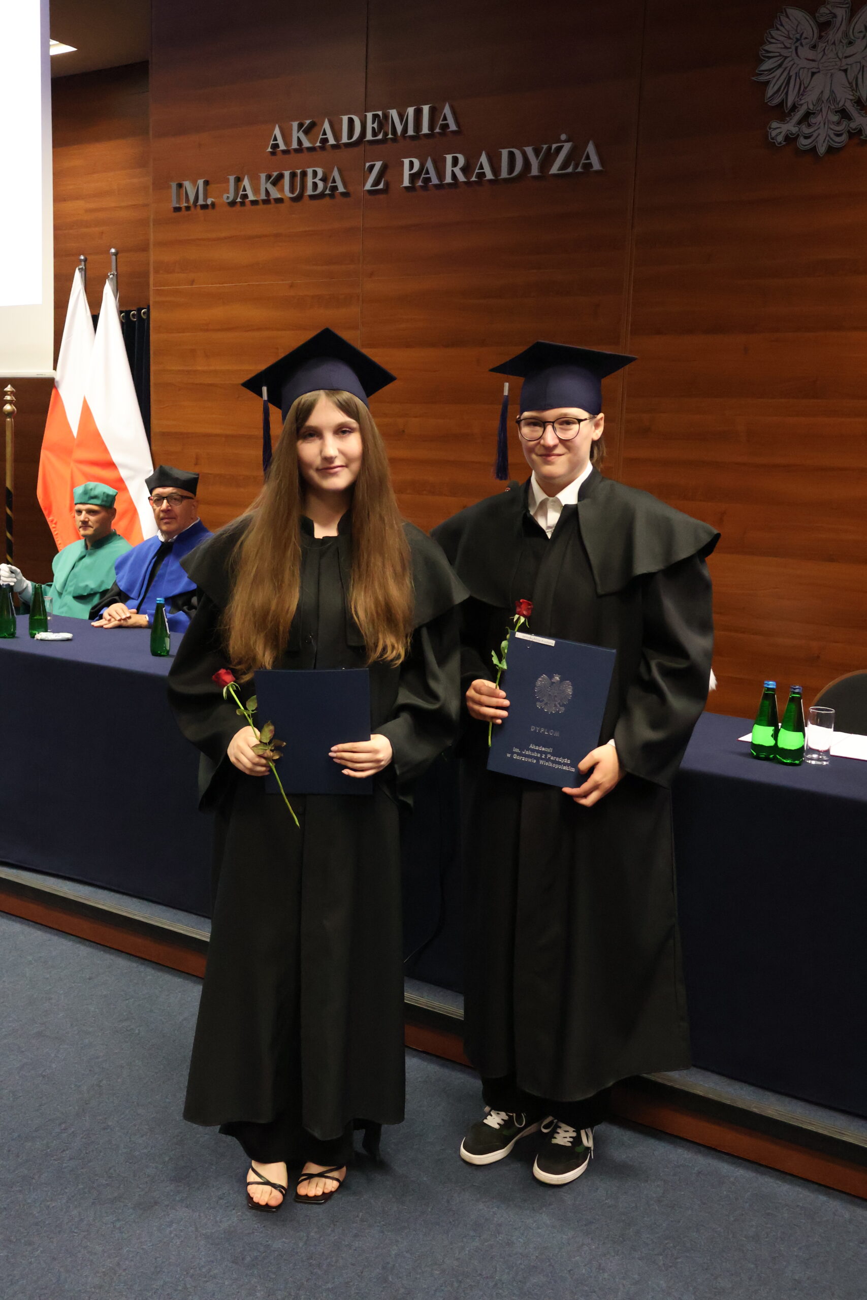 Na zdjęciu Absolwenci AJP.