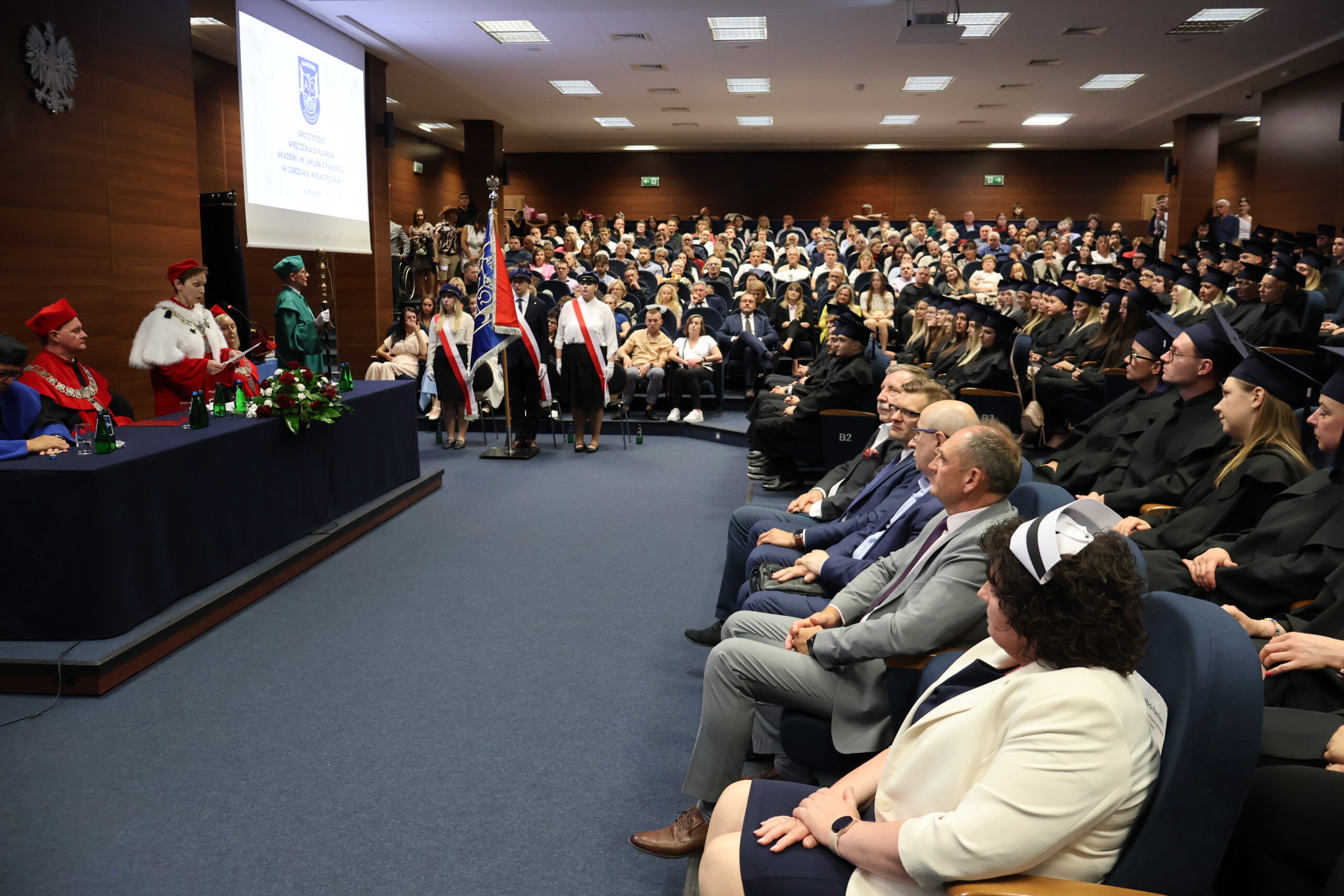 Uroczyste Wręczenie Dyplomów w AJP.