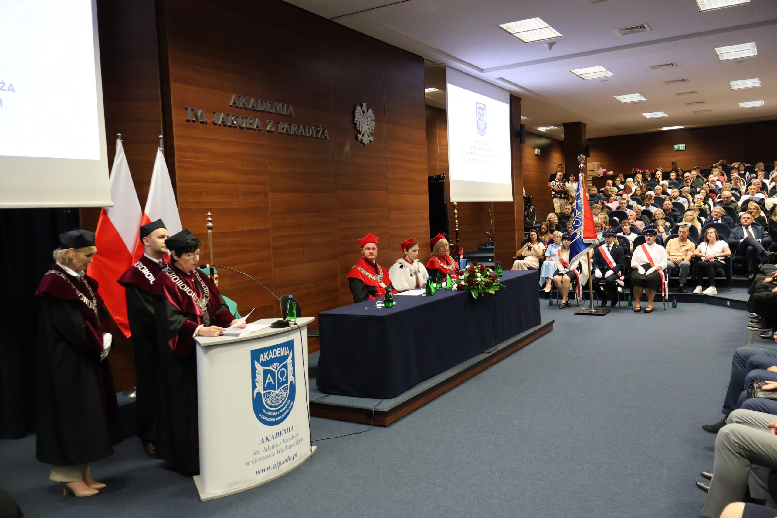 Głos w imieniu Dziekanów, Wydziału Prawa i Bezpieczeństwa, Nauk o Zdrowiu i Technicznego, zabrała prof. AJP dr hab. Beata Orłowska.