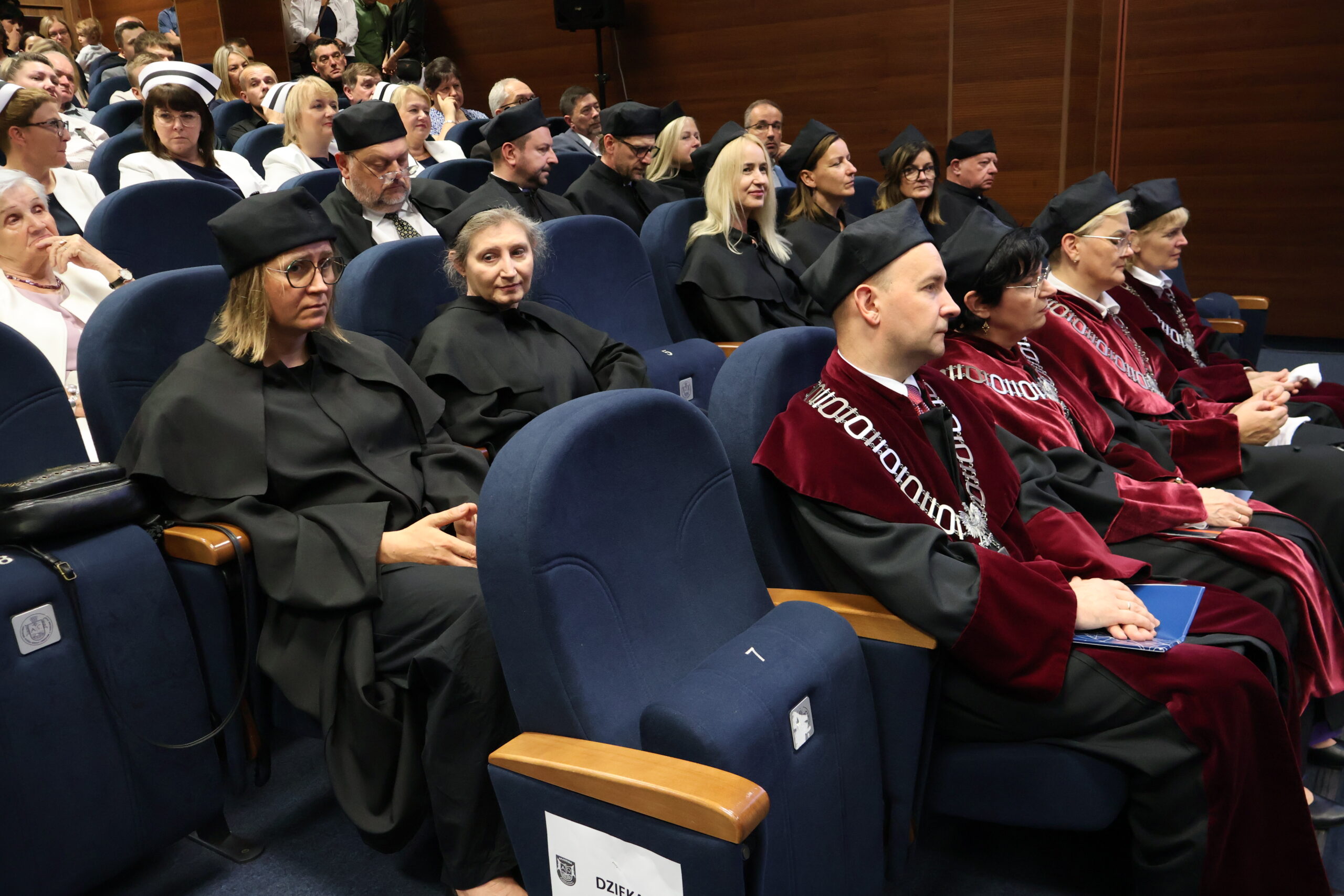 Na zdjęciu Władze Uczelni.