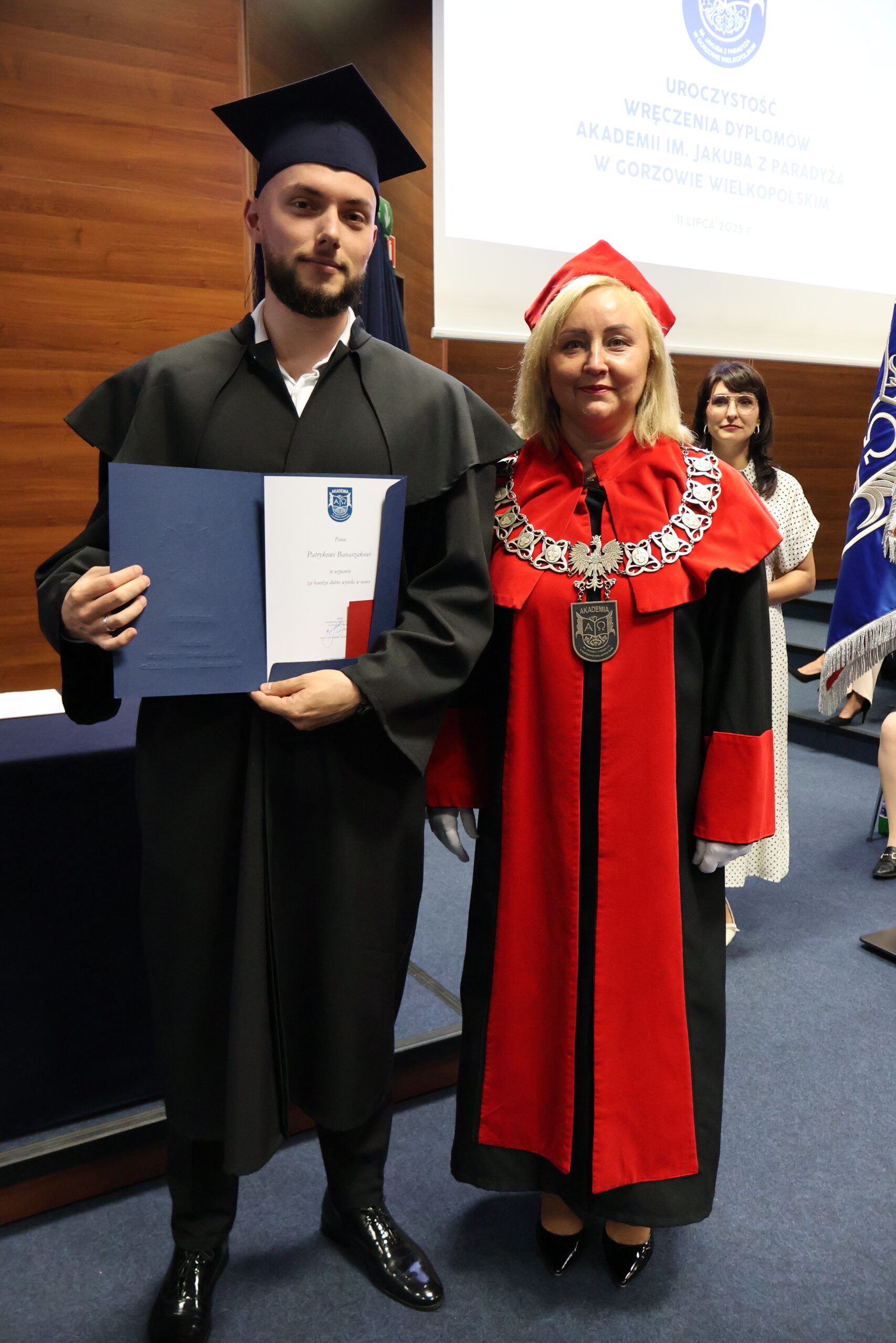Na zdjęciu Absolwenci AJP.