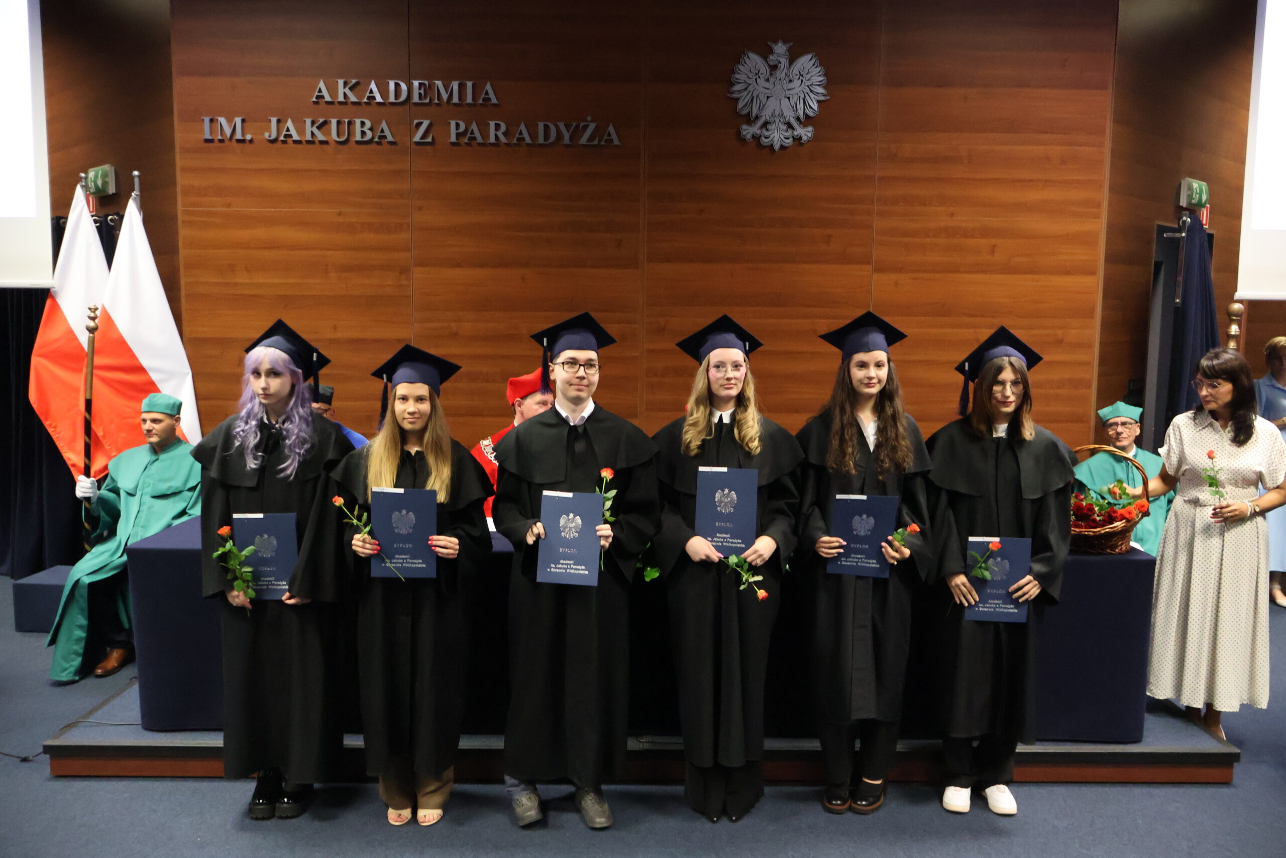 Na zdjęciu Absolwenci AJP.