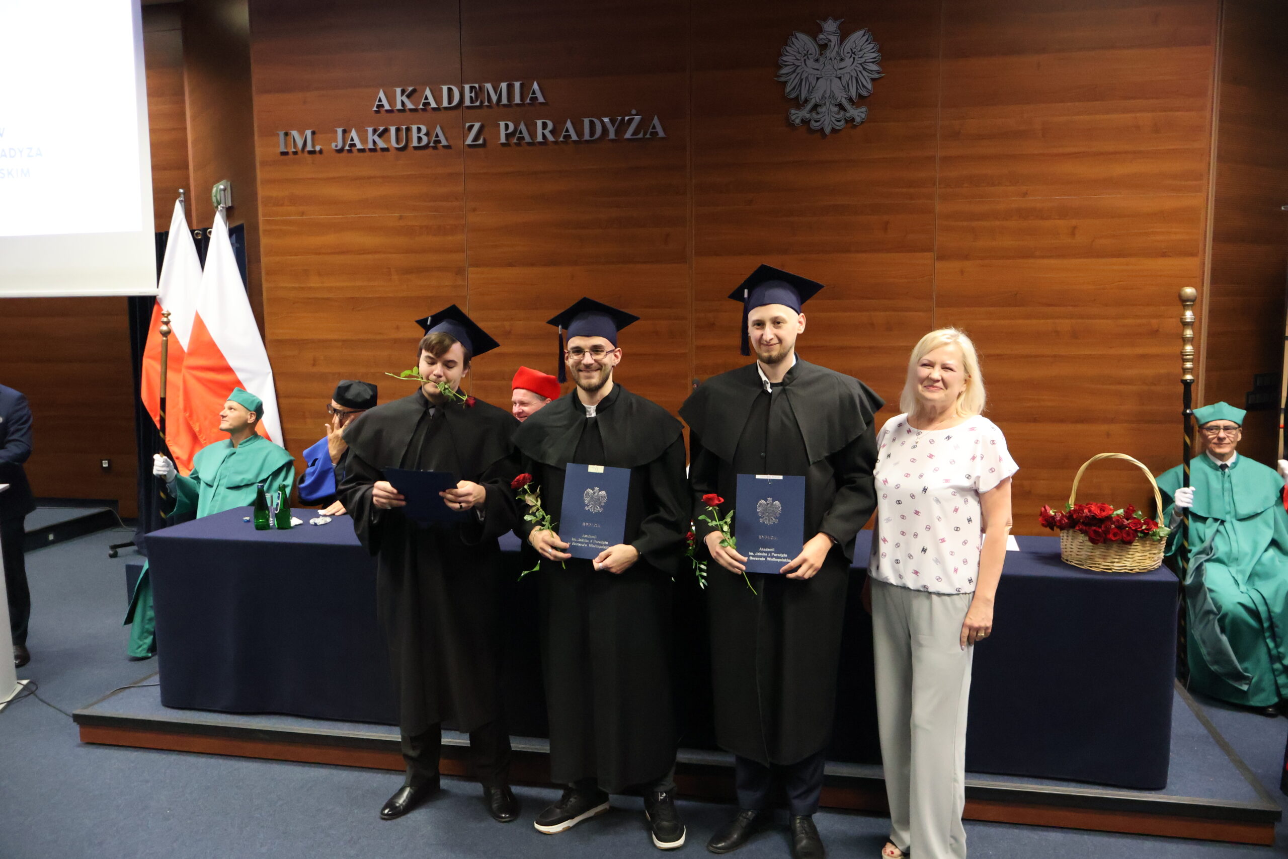 Na zdjęciu Absolwenci AJP.