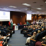 Na zdjęciu JM Rektor prof. dr hab. Elżbieta Skorupska-Raczyńska podczas Inauguracji Roku Akademickiego 2025/2026.