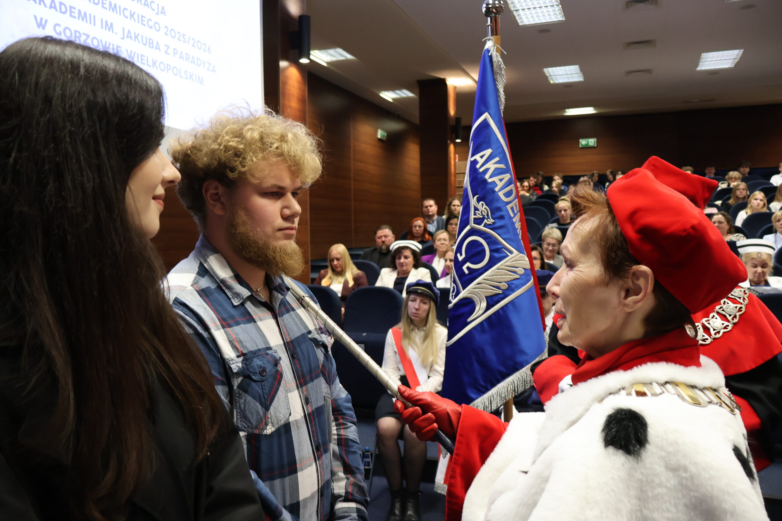 Na zdjęciu JM Rektor prof. dr hab. Elżbieta Skorupska-Raczyńska podczas Immatrykulacji studentów.
