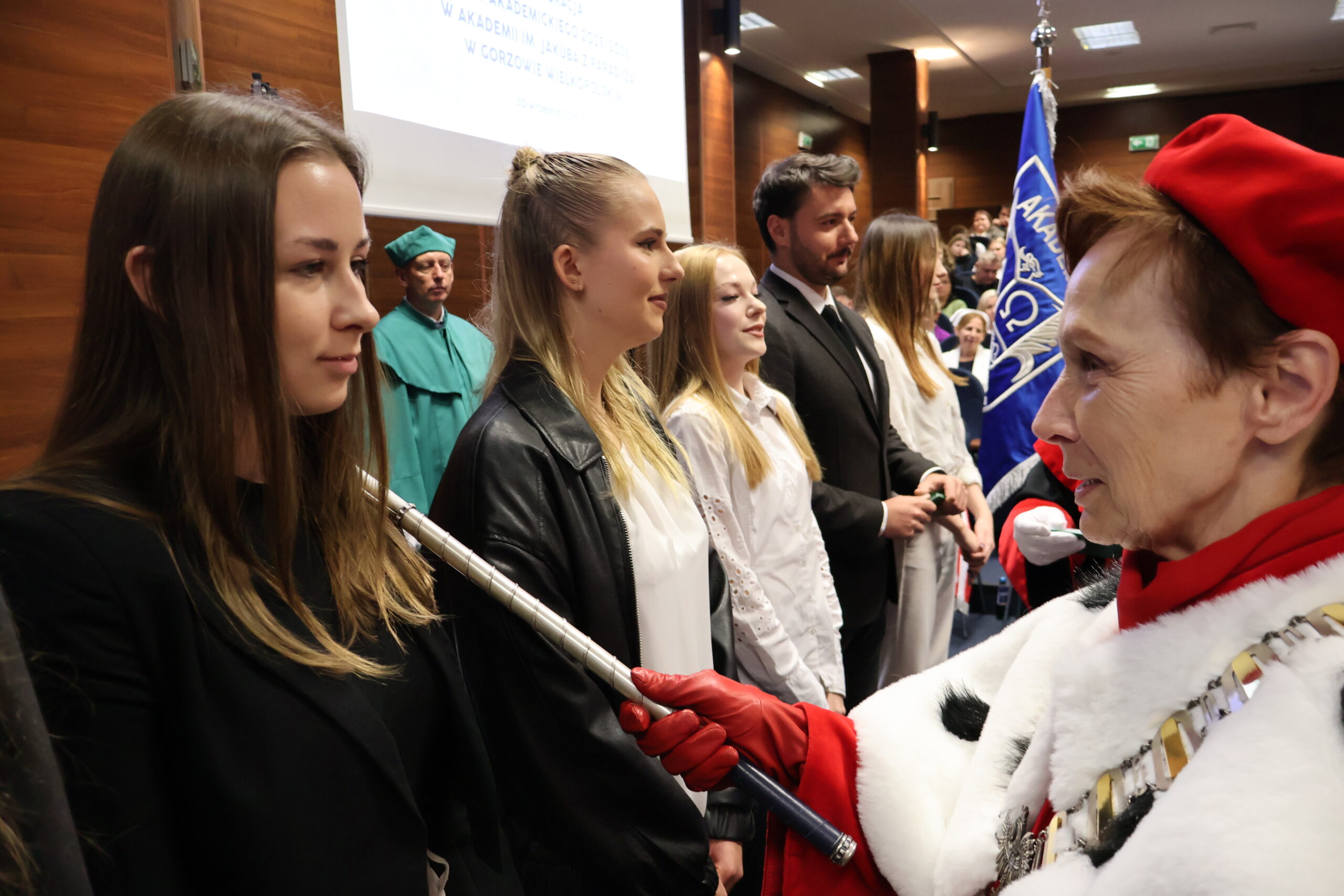 Na zdjęciu JM Rektor prof. dr hab. Elżbieta Skorupska-Raczyńska podczas Immatrykulacji studentów.