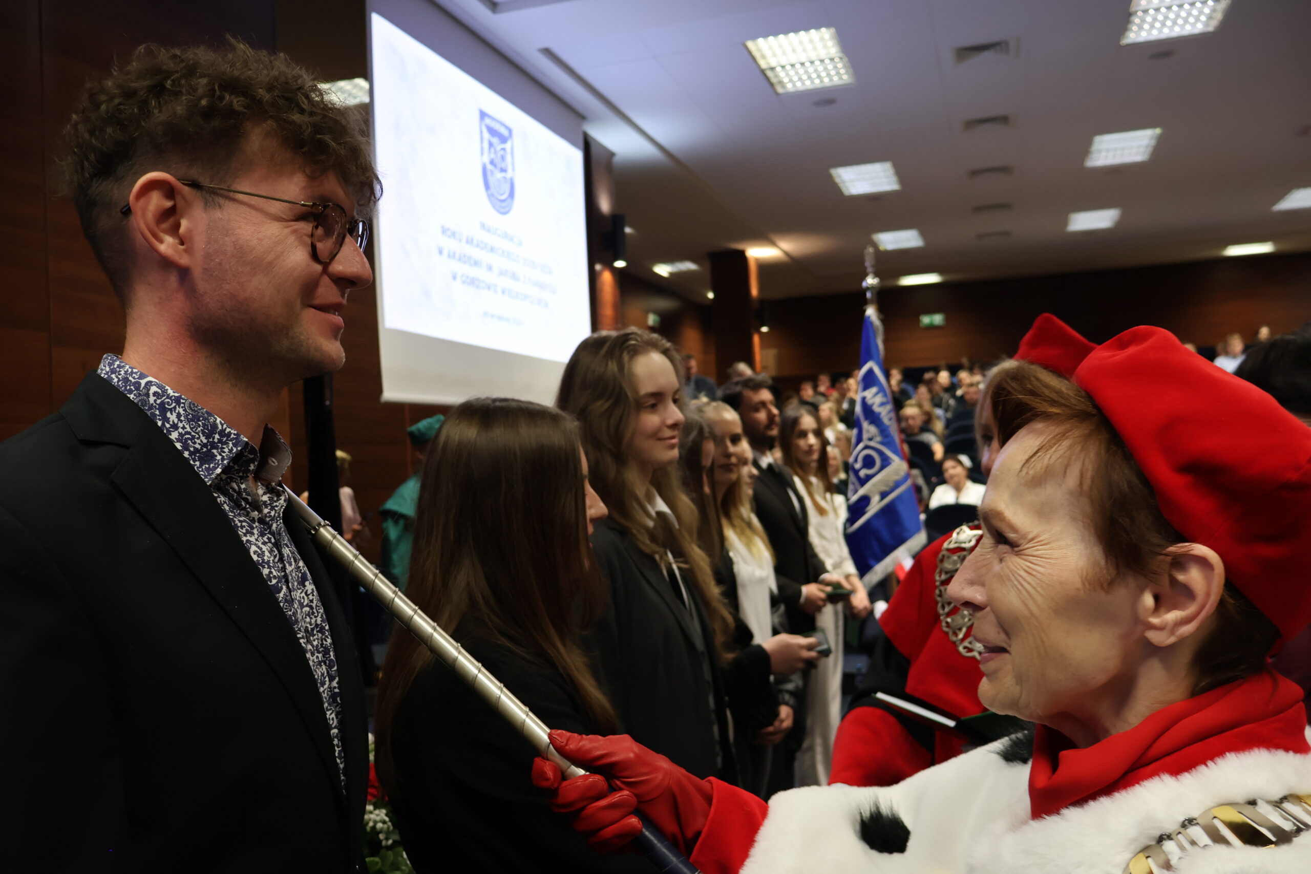 Na zdjęciu JM Rektor prof. dr hab. Elżbieta Skorupska-Raczyńska podczas Immatrykulacji studentów.