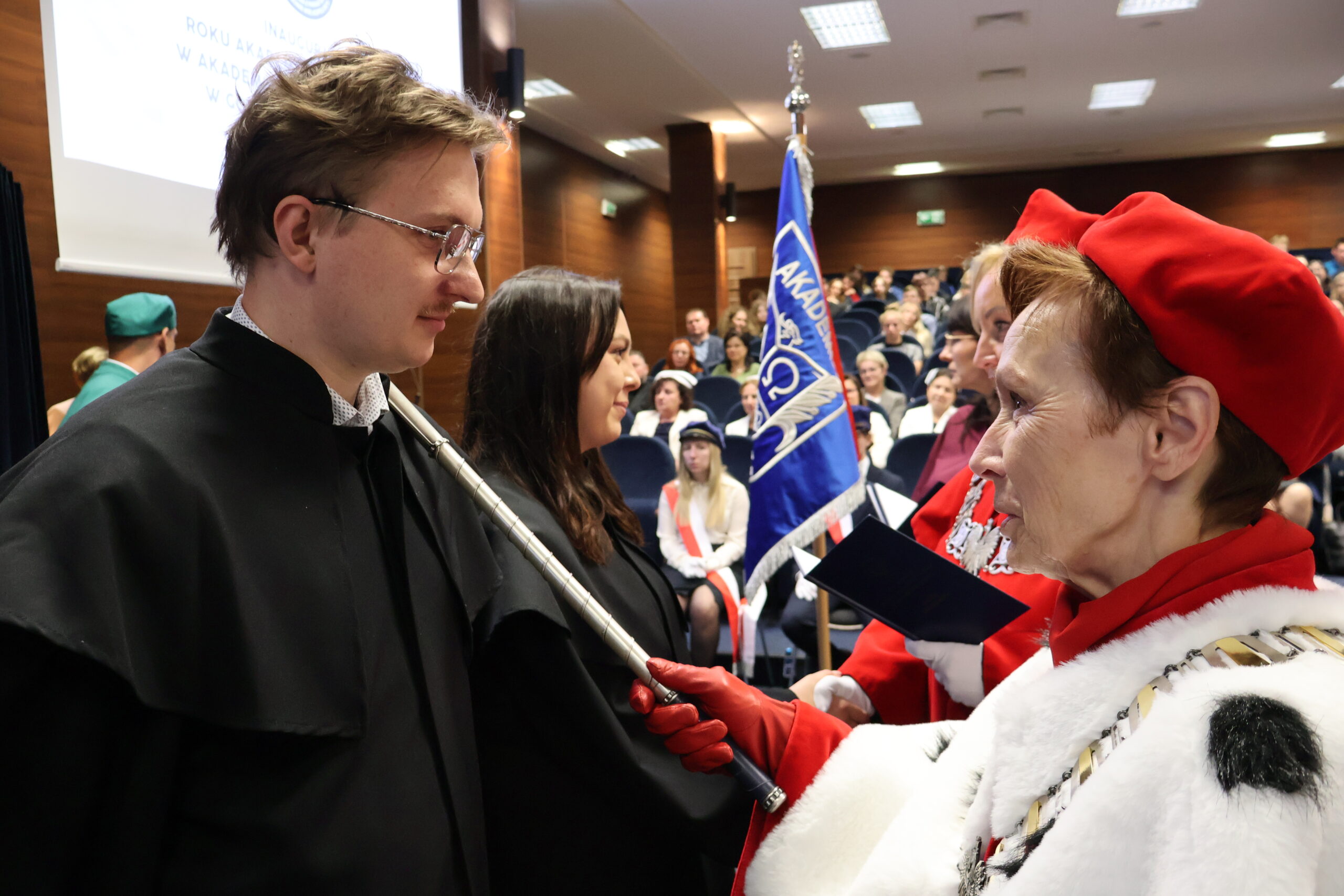 Na zdjęciu JM Rektor prof. dr hab. Elżbieta Skorupska-Raczyńska podczas Immatrykulacji studentów i doktorantów.