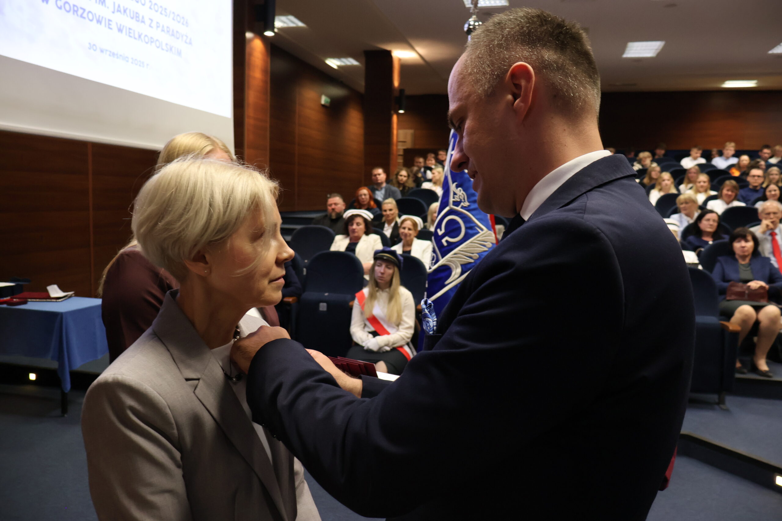 Na zdjęciu wręczenie odznaczeń Prezydenta Rzeczypospolitej Polskiej, które wręczył Wicewojewoda Lubuski Maciej Siwicki.