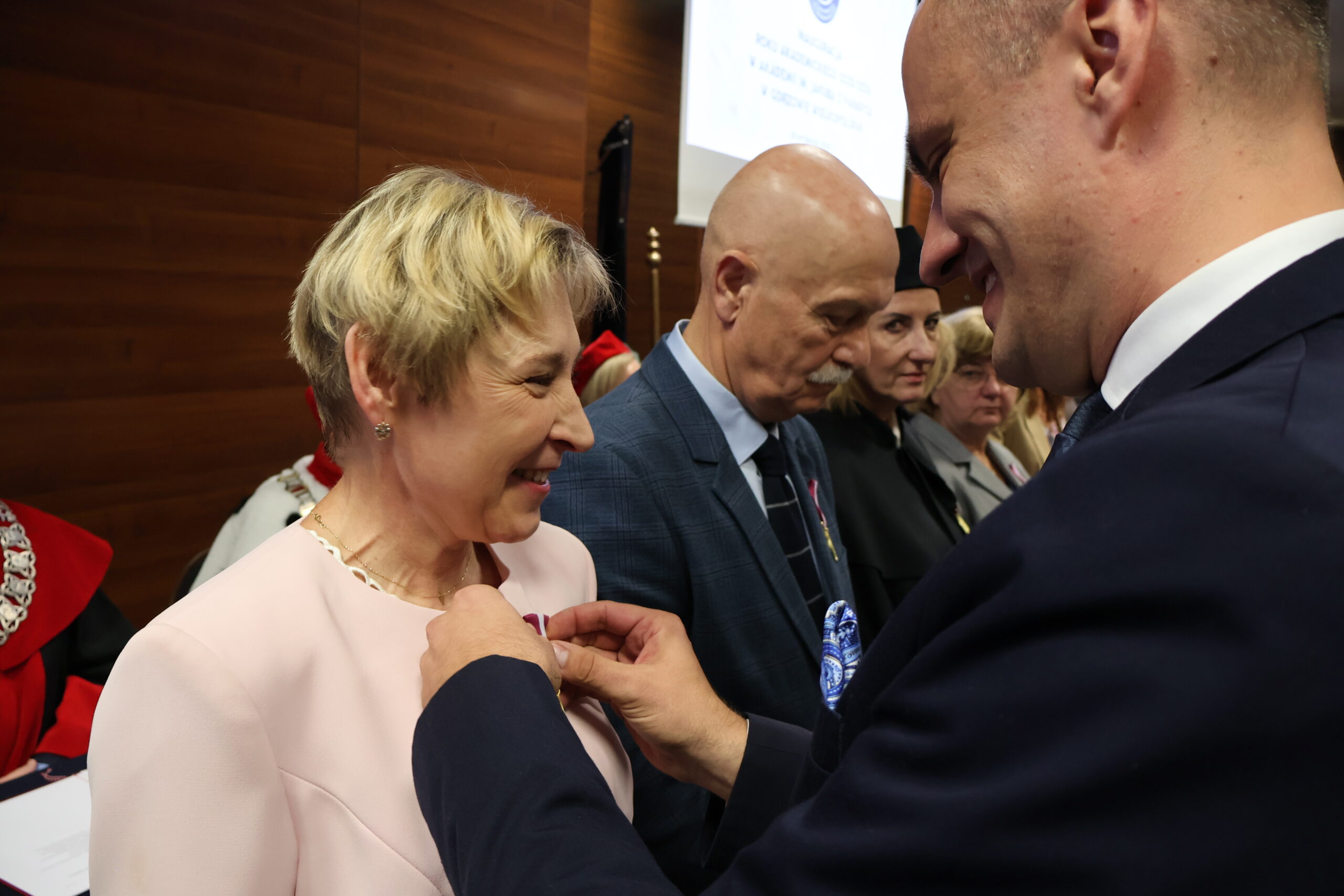 Na zdjęciu wręczenie odznaczeń Prezydenta Rzeczypospolitej Polskiej, które wręczył Wicewojewoda Lubuski Maciej Siwicki.