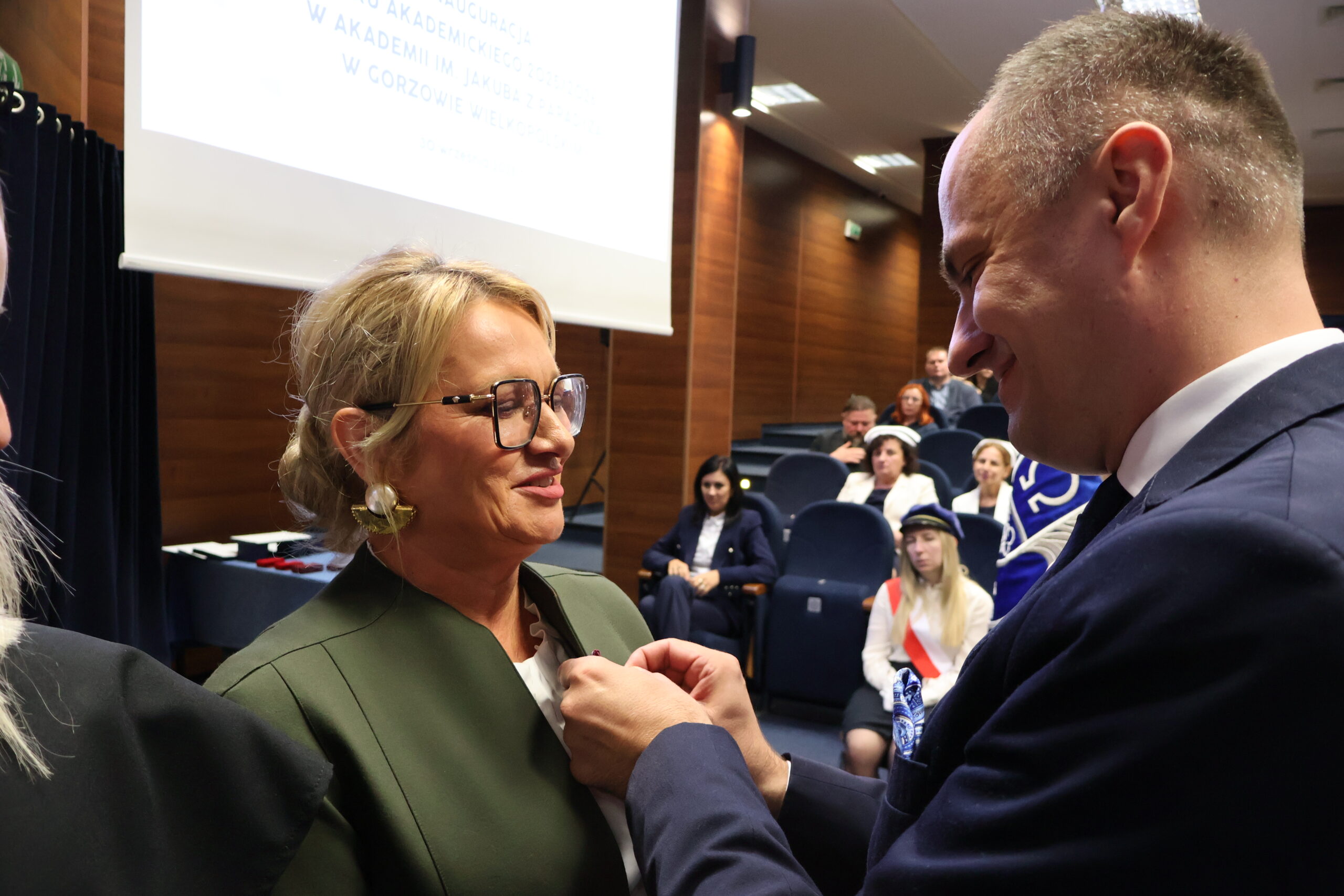 Na zdjęciu wręczenie odznaczeń Prezydenta Rzeczypospolitej Polskiej, które wręczył Wicewojewoda Lubuski Maciej Siwicki.
