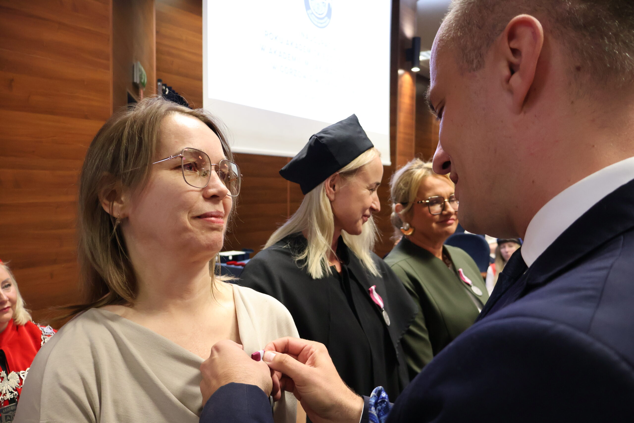 Na zdjęciu wręczenie odznaczeń Prezydenta Rzeczypospolitej Polskiej, które wręczył Wicewojewoda Lubuski Maciej Siwicki.