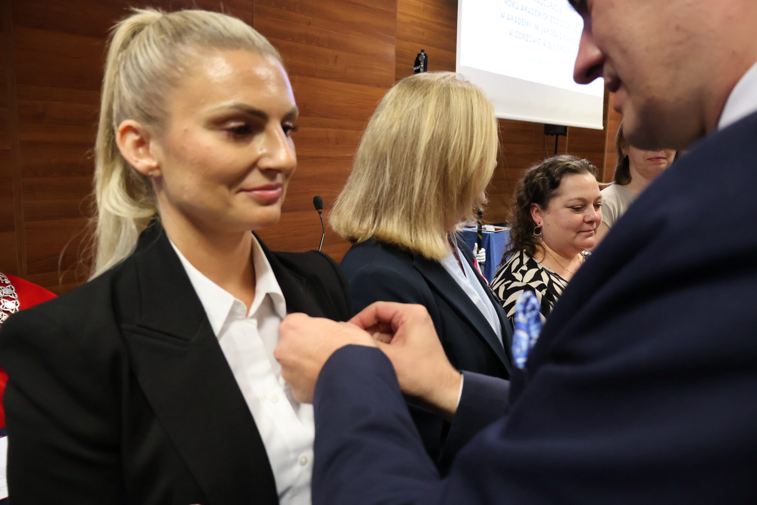 Na zdjęciu wręczenie odznaczeń Prezydenta Rzeczypospolitej Polskiej, które wręczył Wicewojewoda Lubuski Maciej Siwicki.