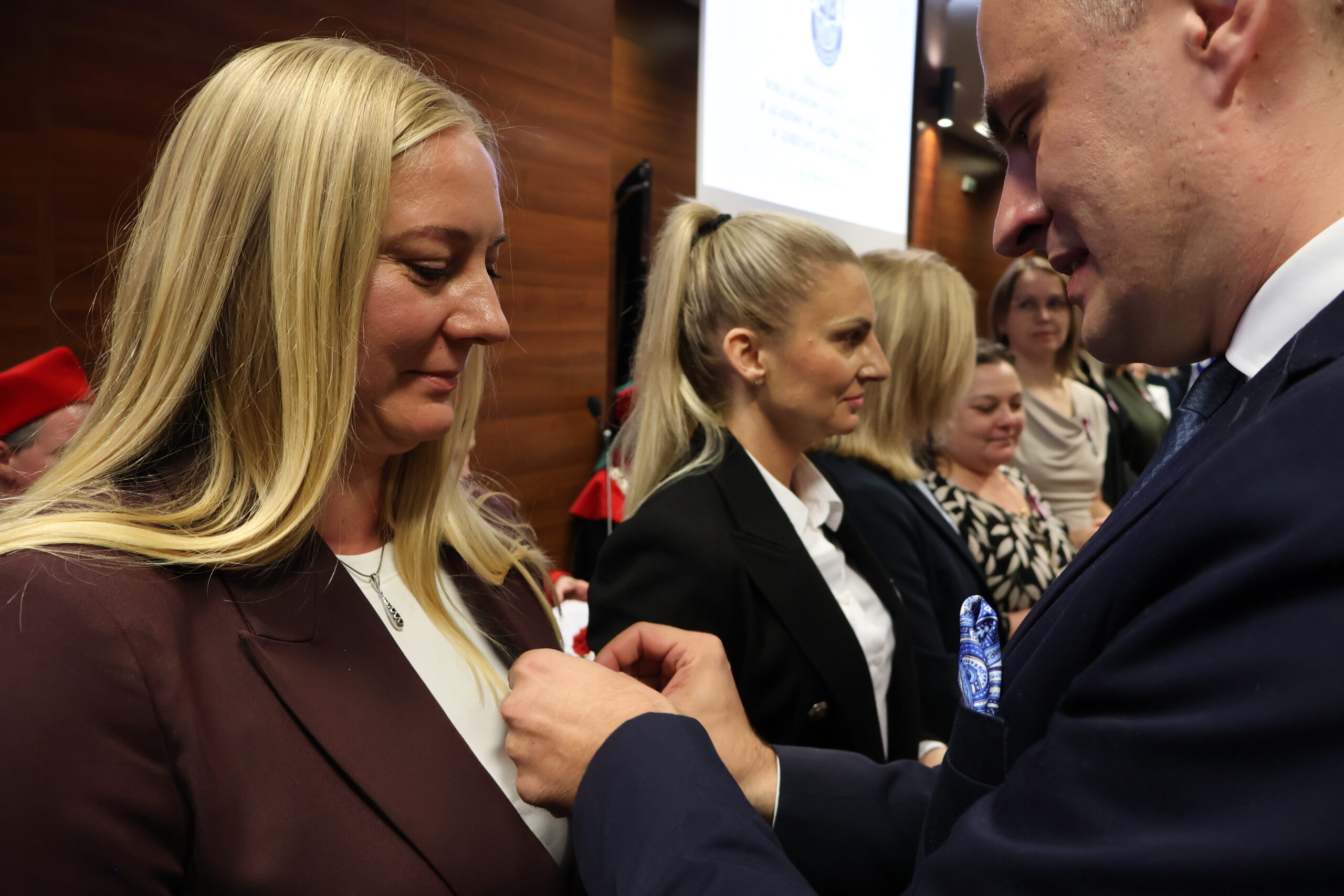Na zdjęciu wręczenie odznaczeń Prezydenta Rzeczypospolitej Polskiej, które wręczył Wicewojewoda Lubuski Maciej Siwicki.