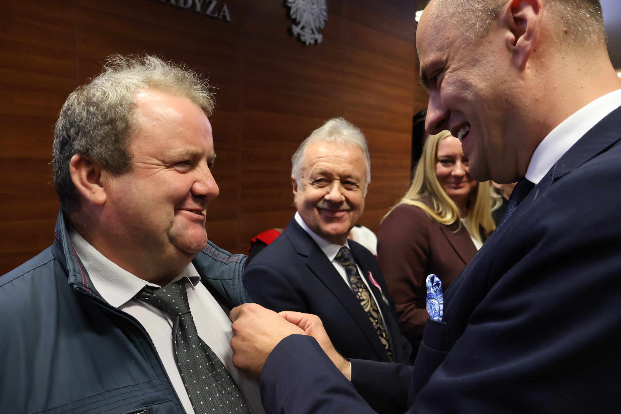 Na zdjęciu wręczenie odznaczeń Prezydenta Rzeczypospolitej Polskiej, które wręczył Wicewojewoda Lubuski Maciej Siwicki.
