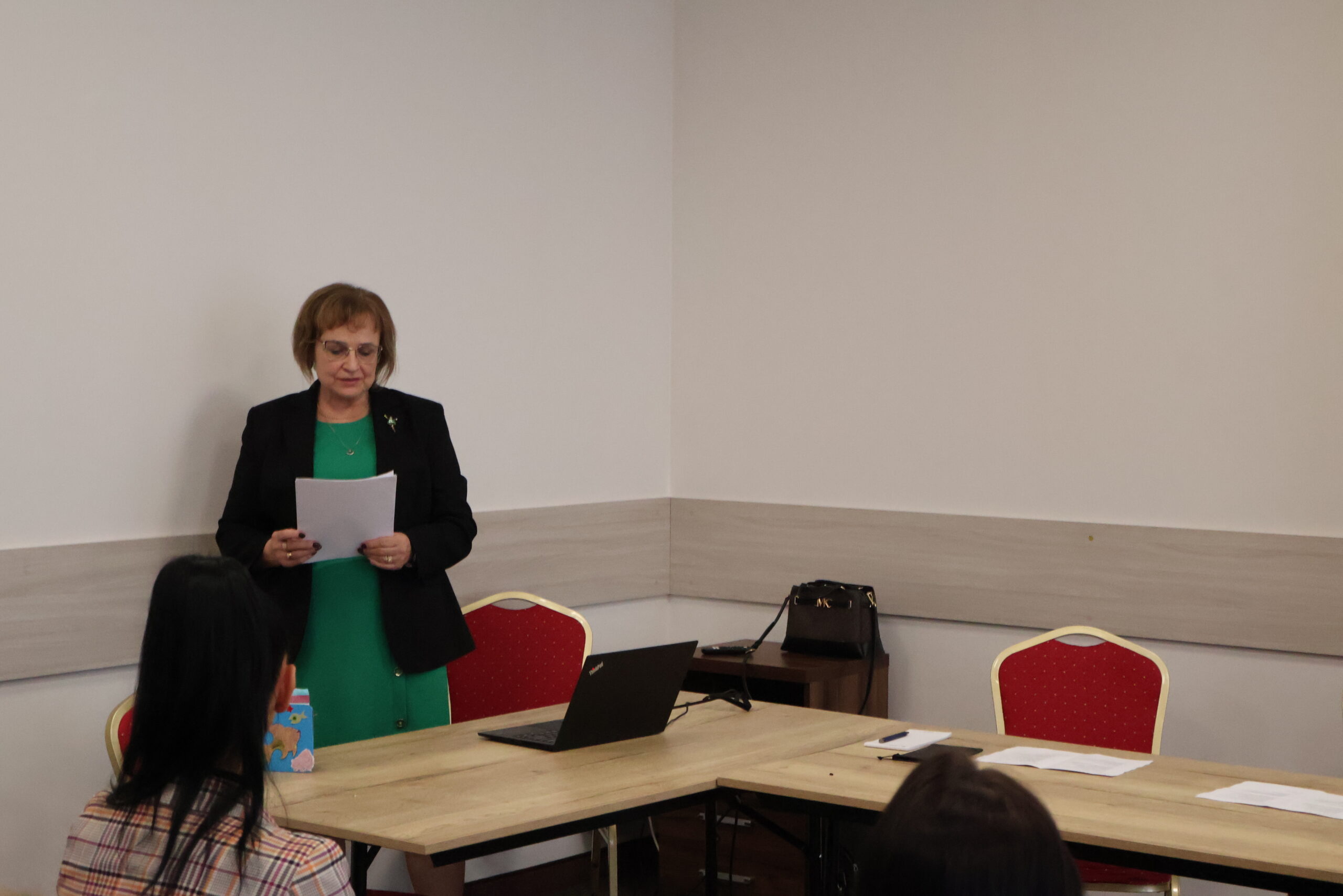 Na zdjęciu: dr Bożena Majewicz podczas wygłaszania referatu