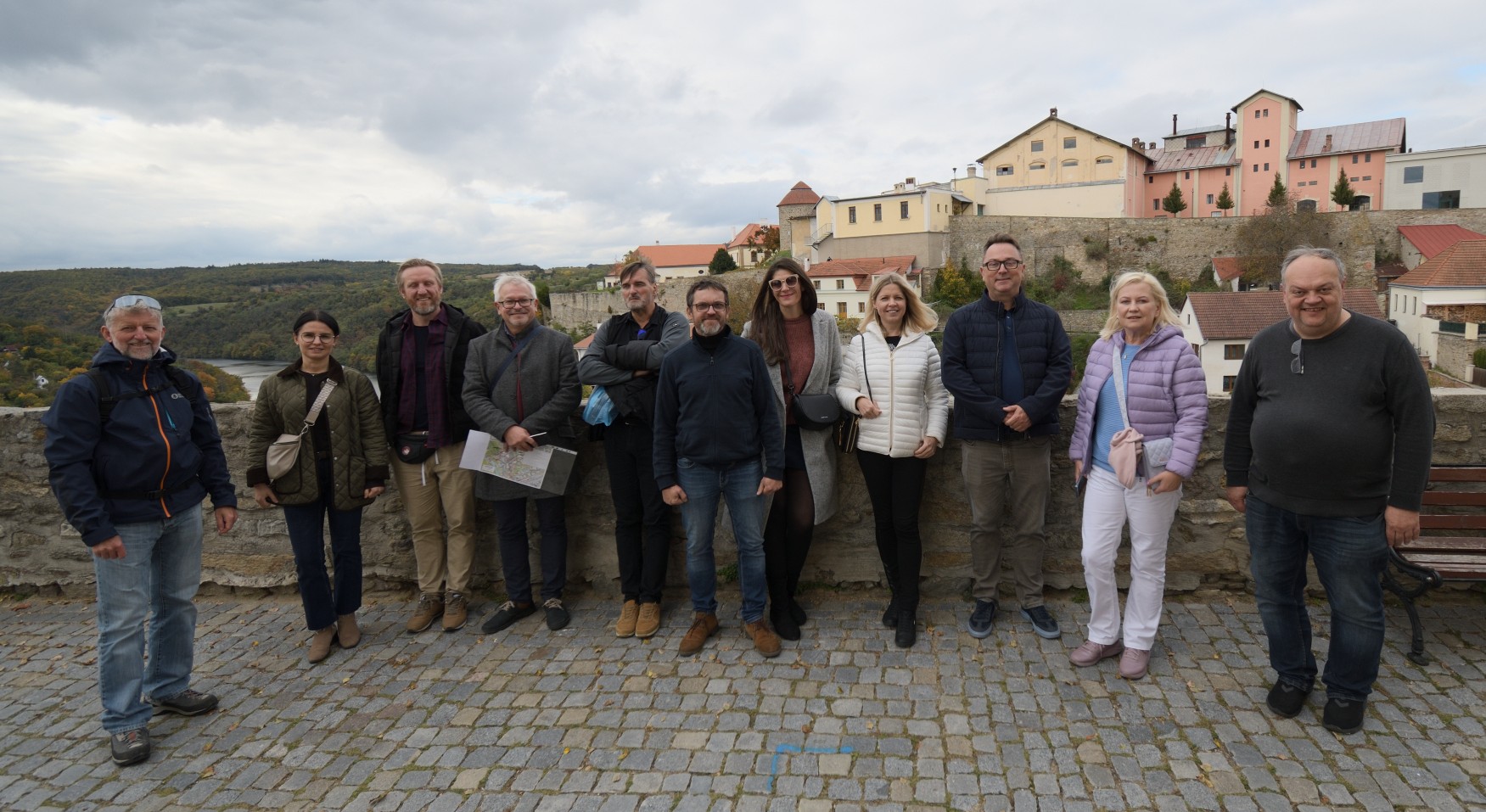 Na zdjęciu: od prawej prof. AJP, dr hab. inż. Andrzej Perec, dr inż. Magdalena Krakowiak i dalej dr inż. Elżbieta Kawecka z polską grupą w Znojmo