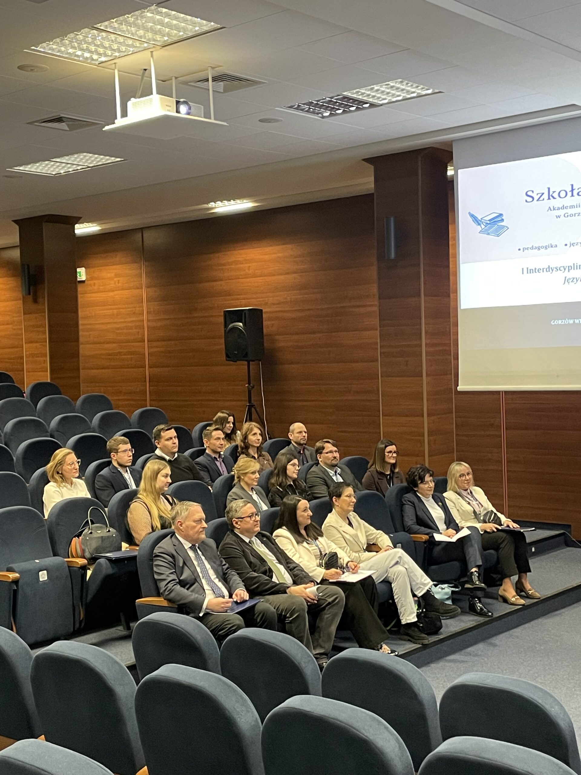 na zdjęciu: uczestnicy konferencji