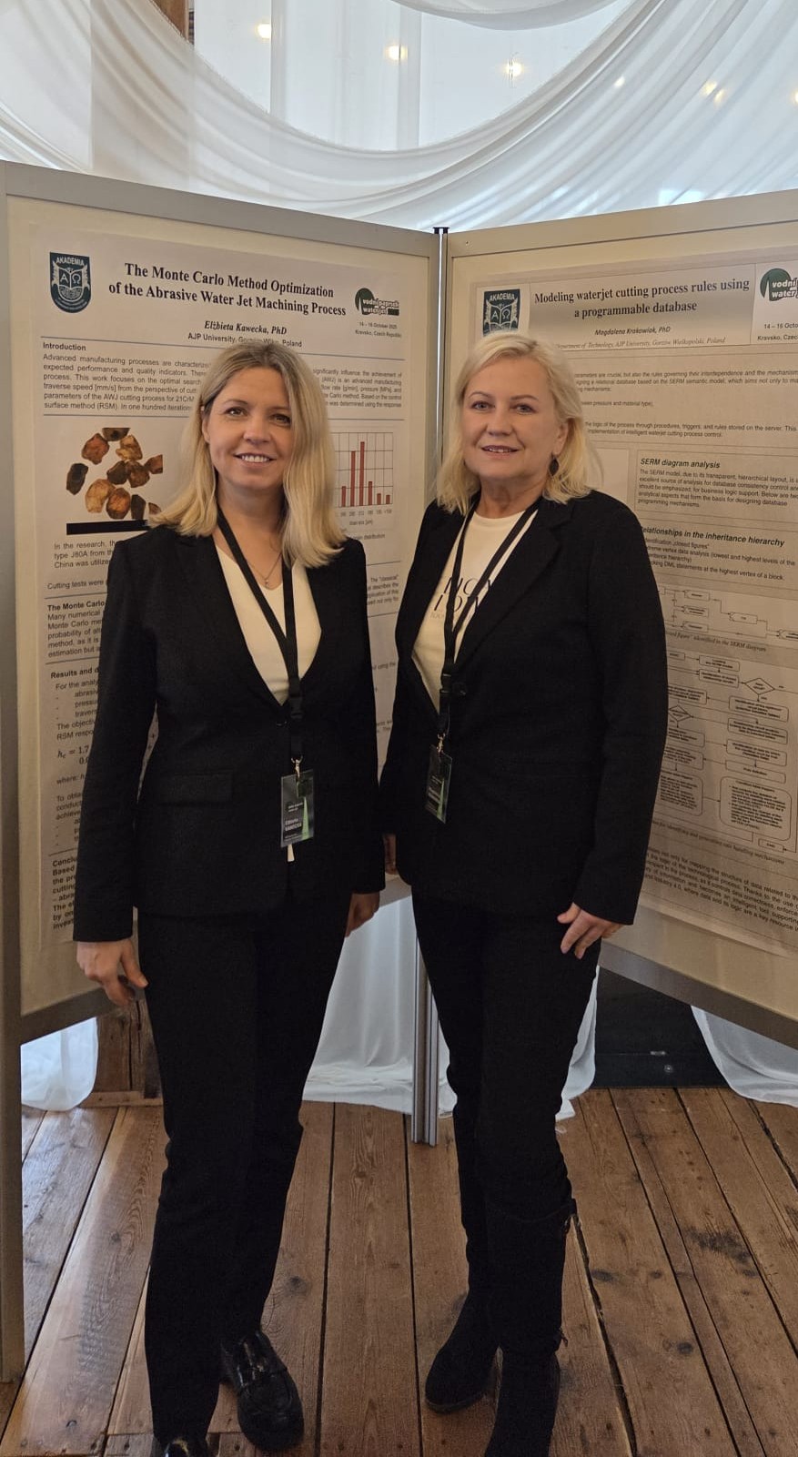 Na zdjęciu: od lewej dr inż. Elżbieta Kawecka i dr inż. Magdalena Krakowiak przy swoich posterach naukowych
