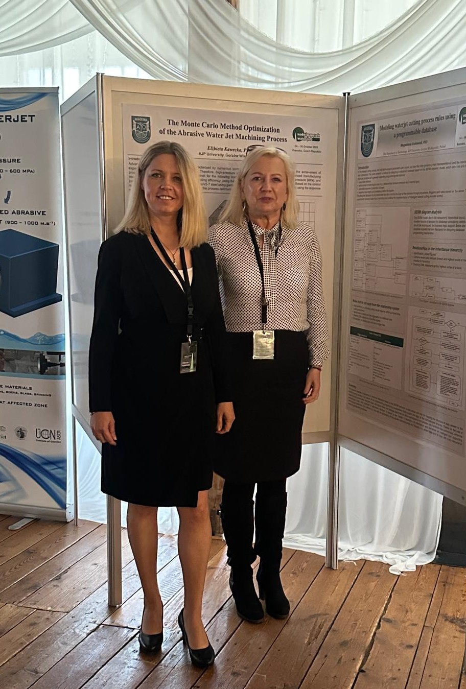 Na zdjęciu: od lewej dr inż. Elżbieta Kawecka i dr inż. Magdalena Krakowiak przy swoich posterach naukowych