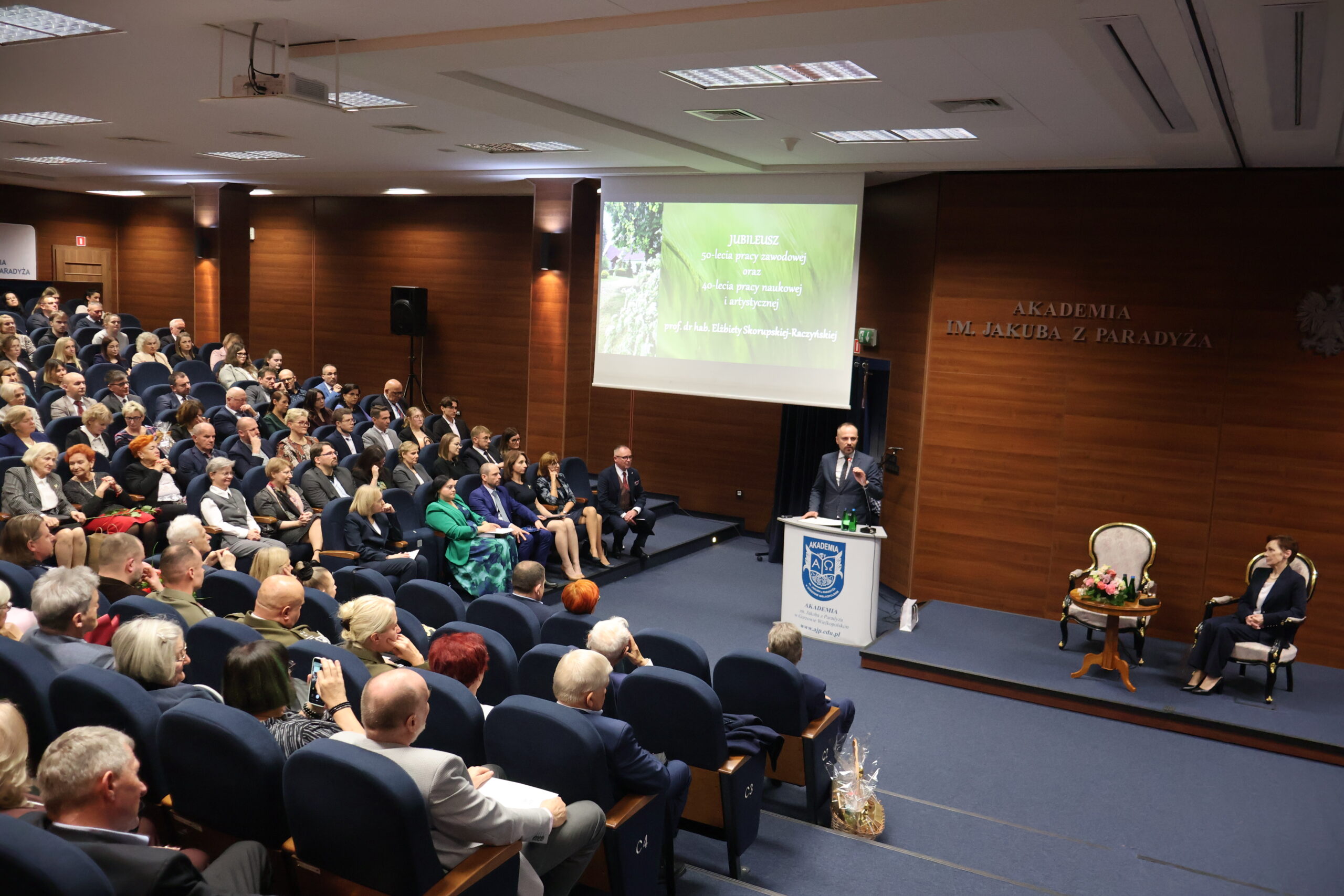 Na zdjęciu Wicewojewoda Lubuski Maciej Siwicki oraz Rektor prof. dr hab. Elżbieta Skorupska-Raczyńska.