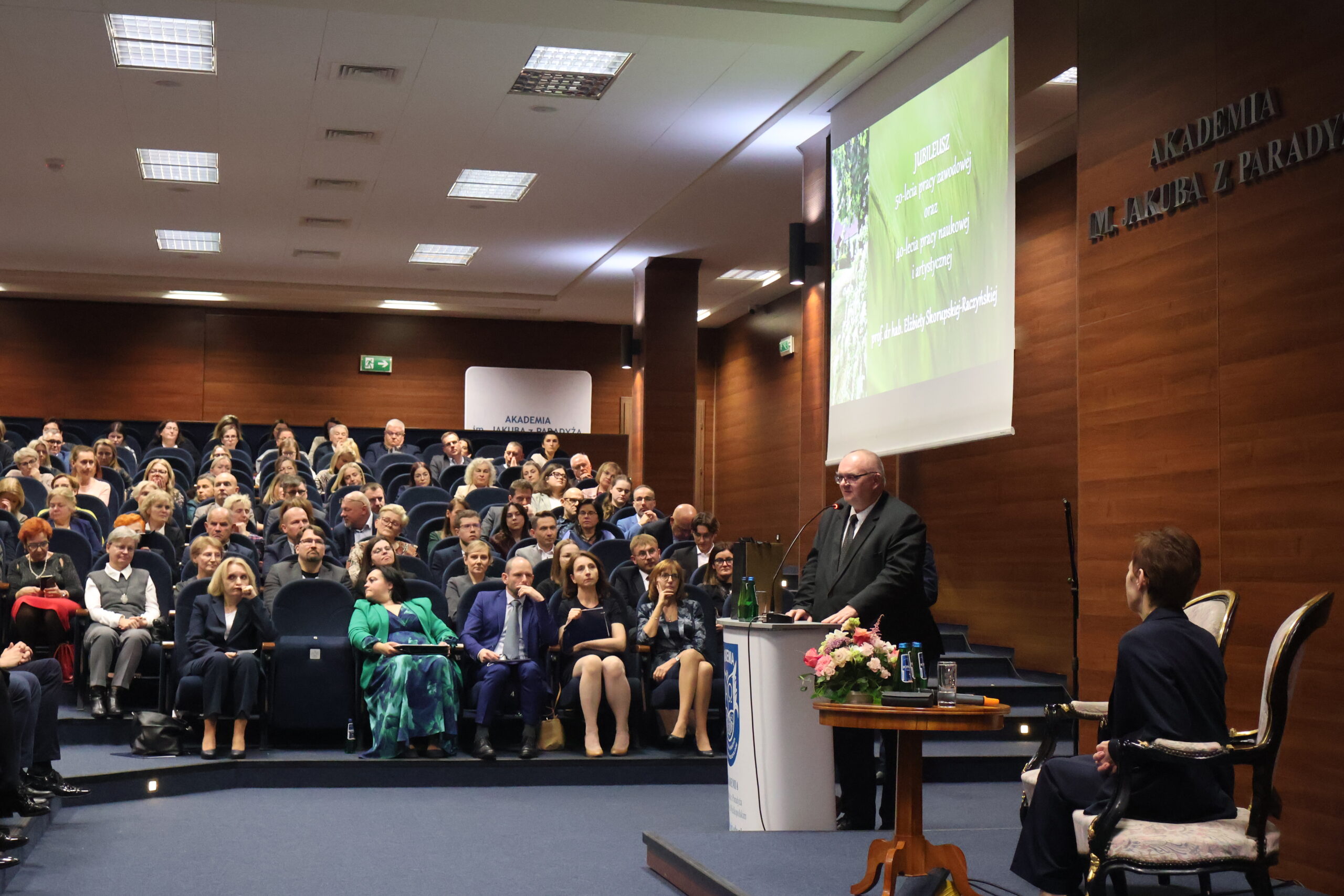 Przy mównicy Przedstawiciel Izby Rzemieślniczej