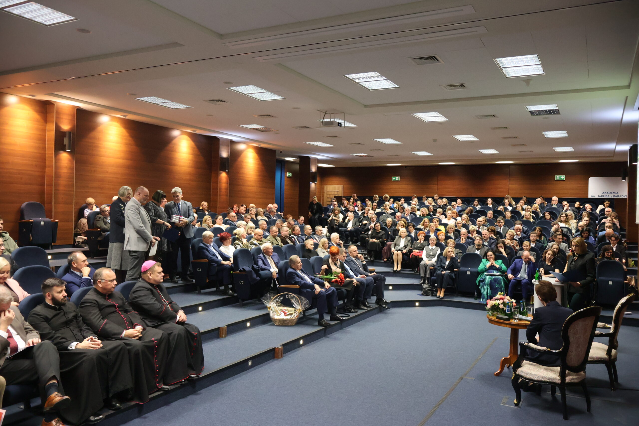 Na zdjęciu zgromadzeni goście.