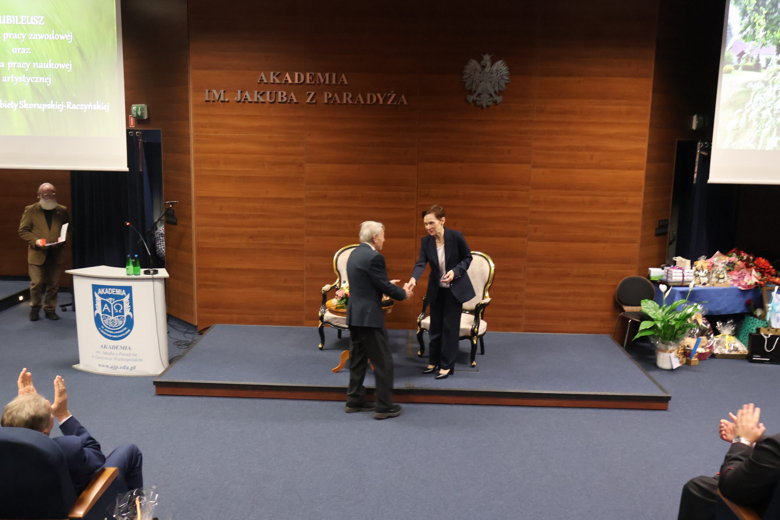 Na zdjęciu mgr Jerzy Kaliszan wraz z JM Rektor.