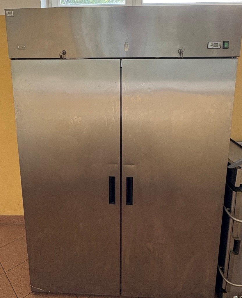 Szafa chłodnicza nierdzewna od frontu