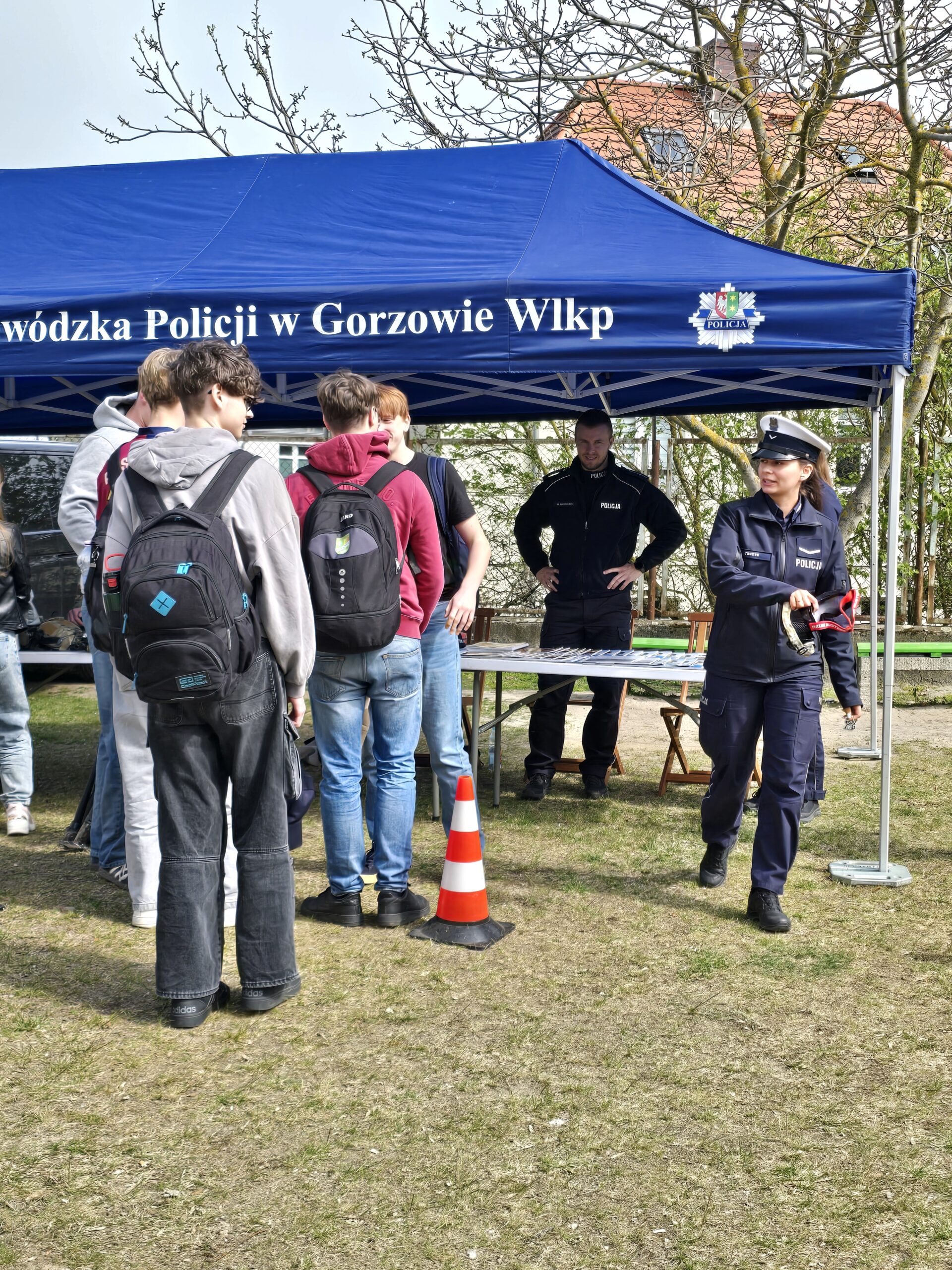 Policja z uczestnikami Akademickiego Forum Logistycznego.