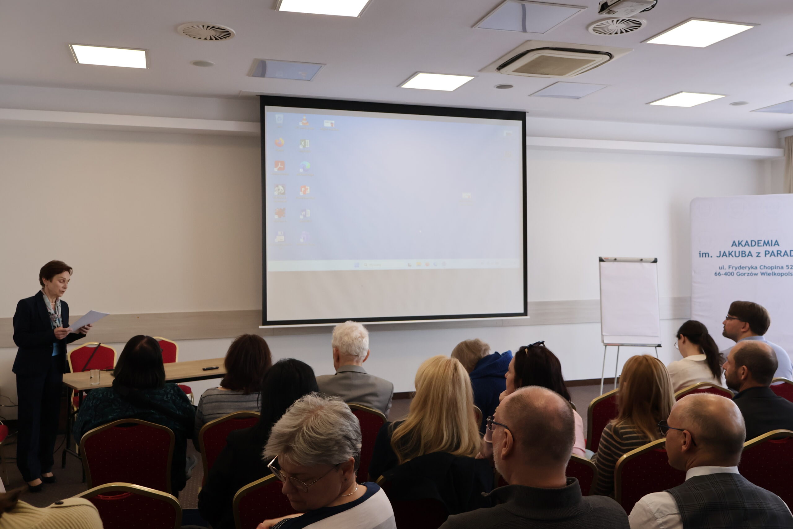 JM Rektor prof. dr hab. Elżbieta Skorupska-Raczyńska podczas konferencji.