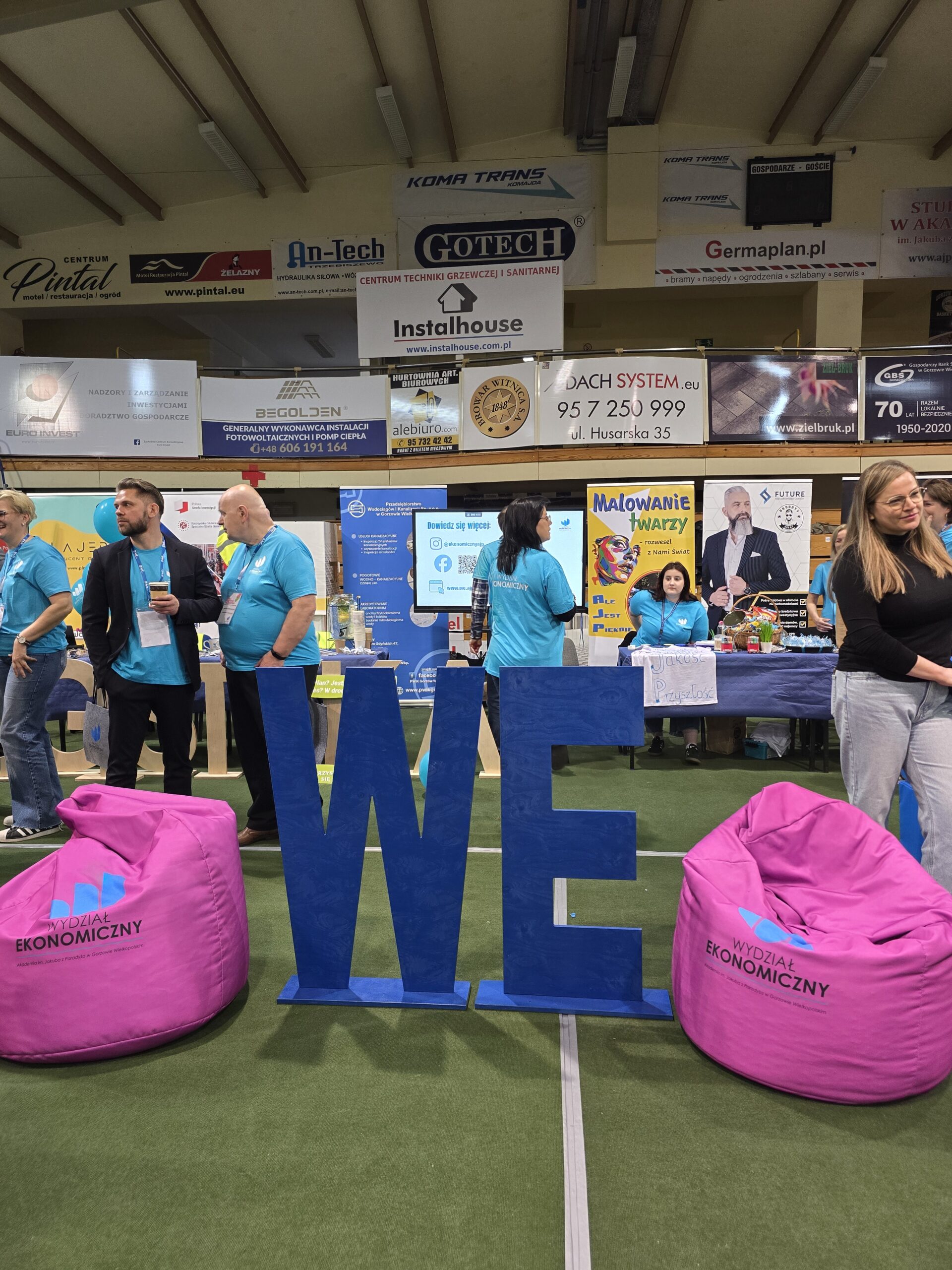 Uczestnicy podczas dnia otwartego AJP.