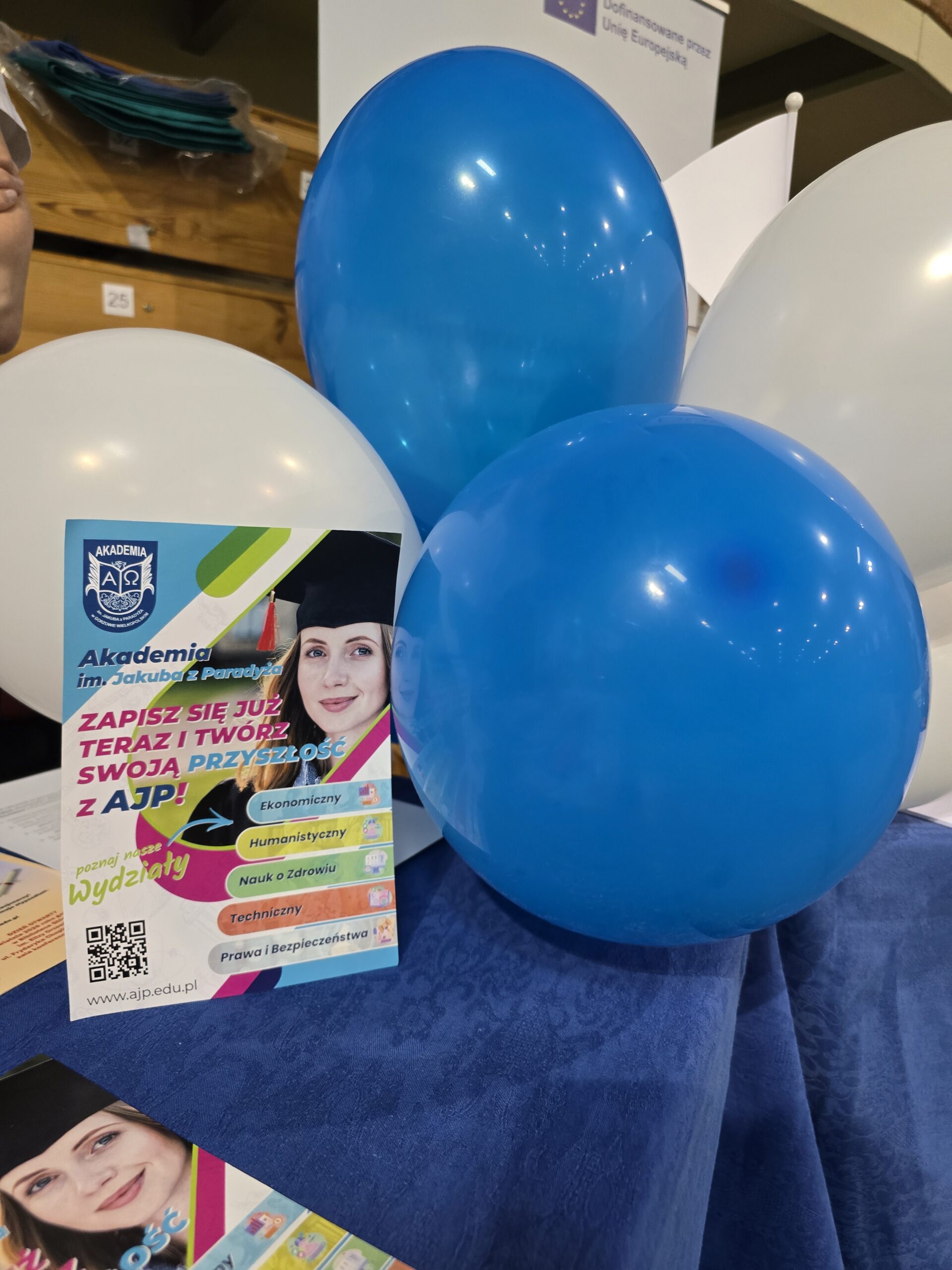Balony z ulotką AJP.