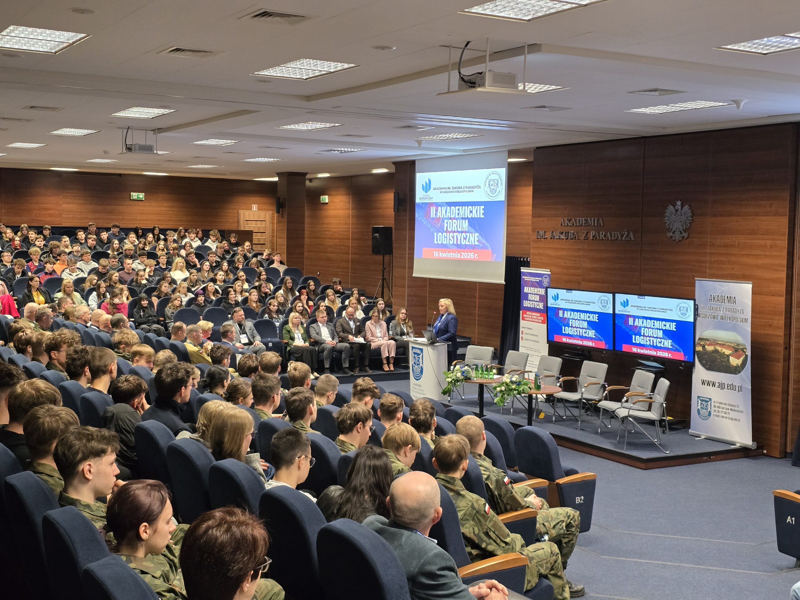 Prorektor AJP podczas Akademickiego Forum Logistycznego.