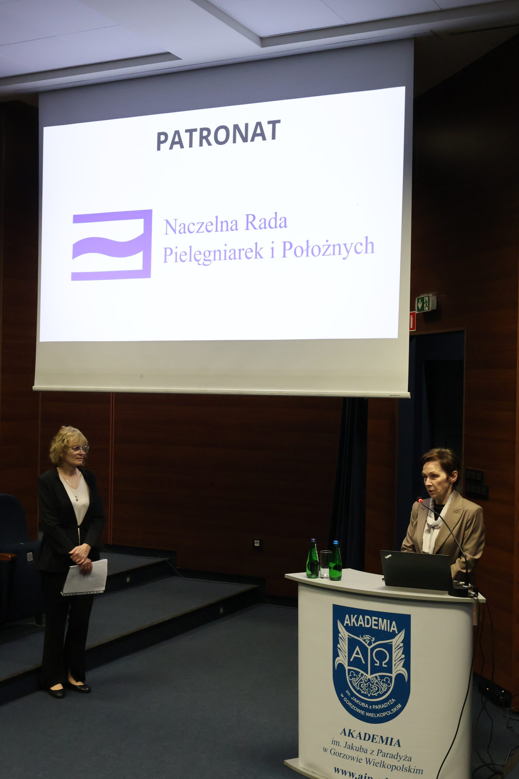 JM Rektor prof. dr hab. Elżbieta Skorupska-Raczyńska otwiera konferencje pod nazwą: II Ogólnopolska Konferencja Naukowa "Wspieranie kapitału zdrowotnego, kompetencje zdrowotne, świadomość pacjenta i rola pracowników ochrony zdrowia"