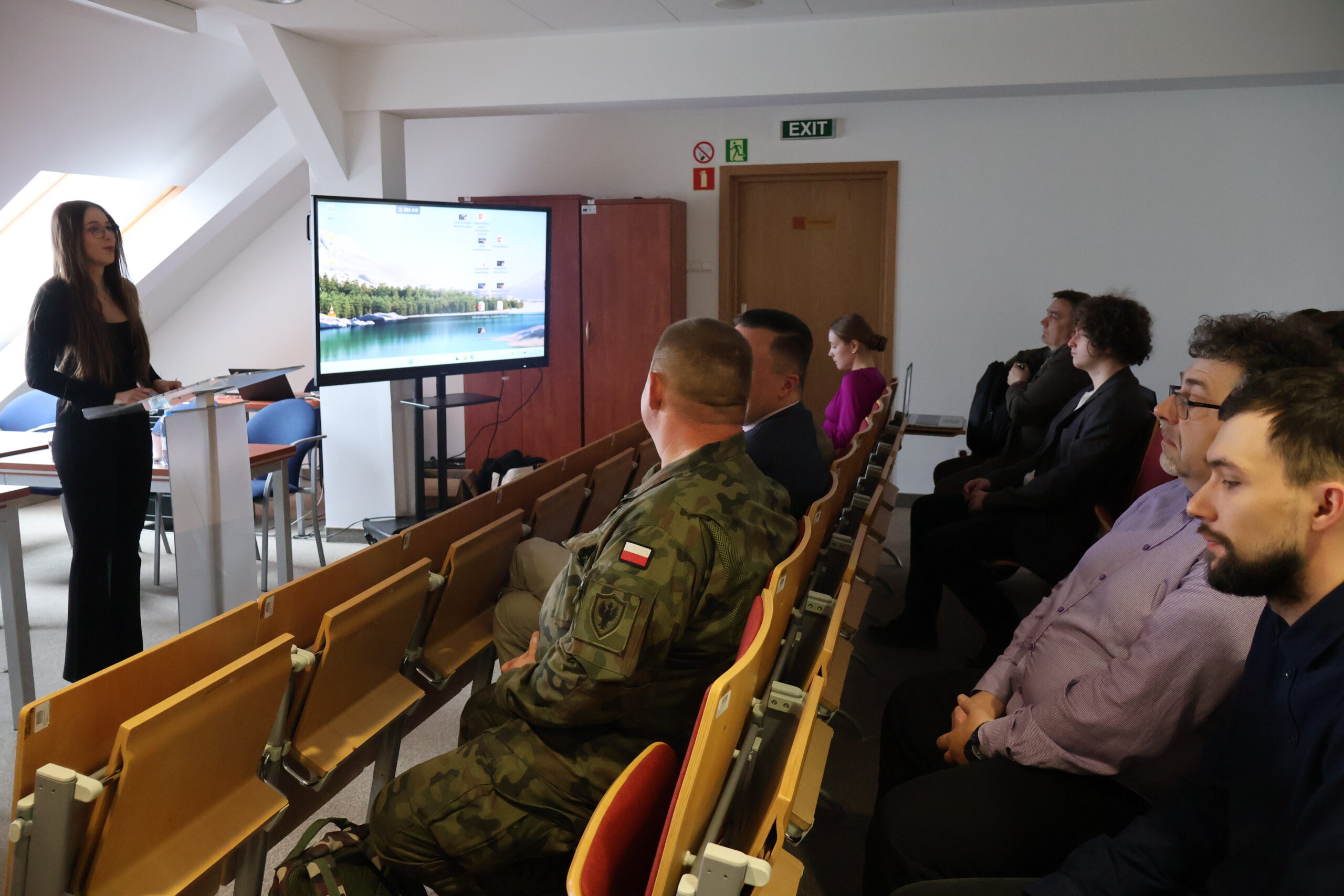 Uczestnicy podczas konferencji naukowej.