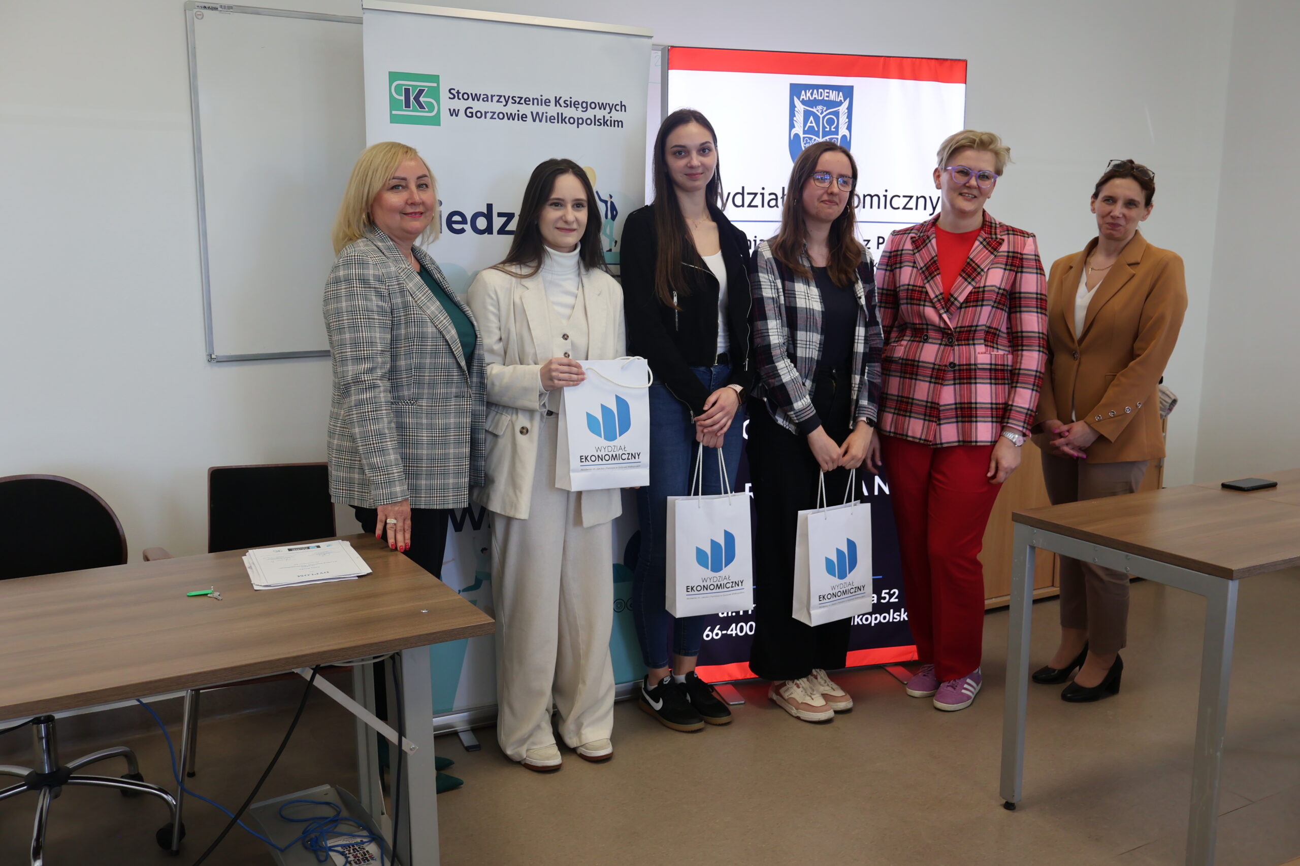 Uczestnicy i organizatorzy konkursu.