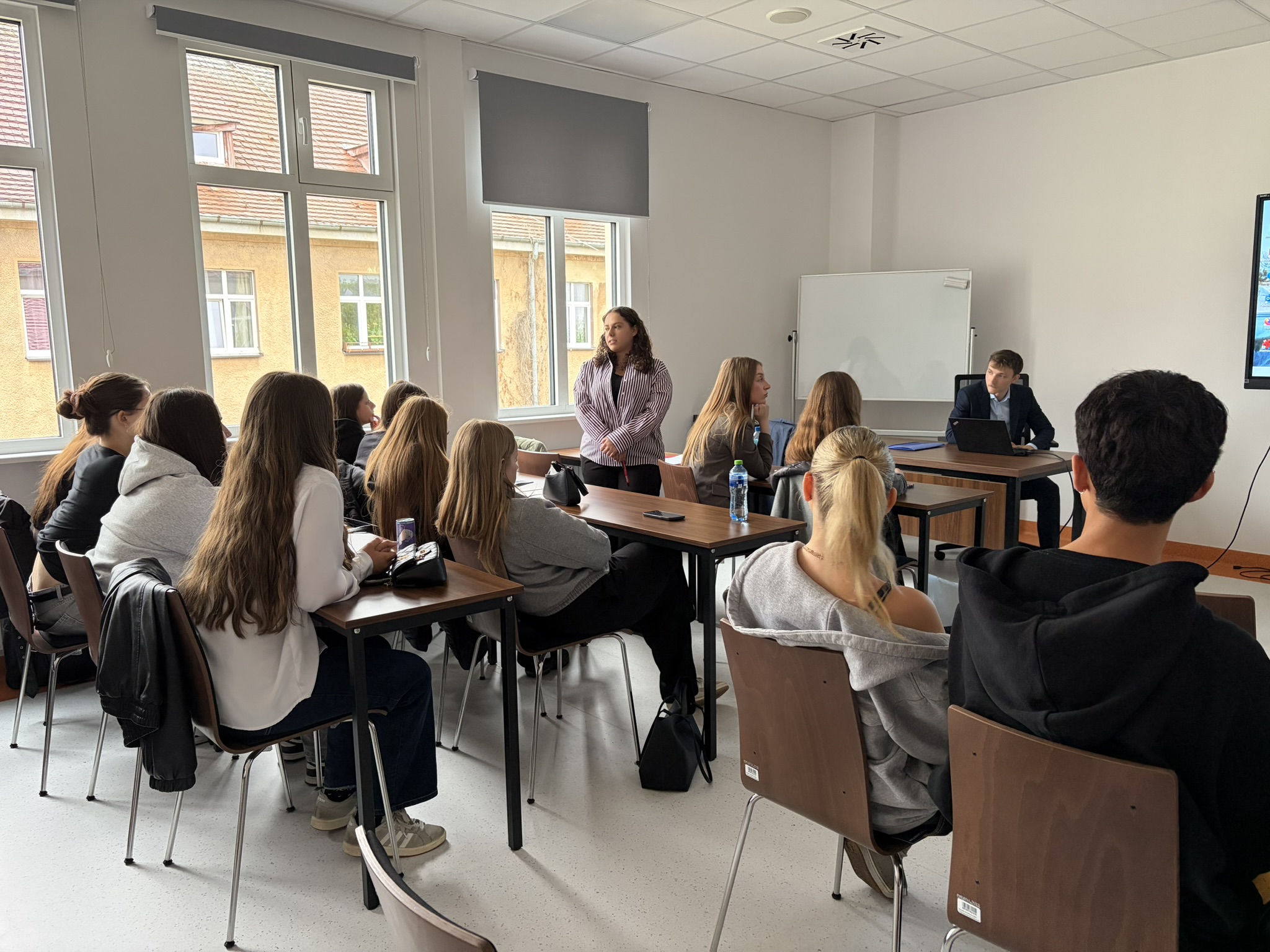 Uczestnicy seminarium podczas dyskusji