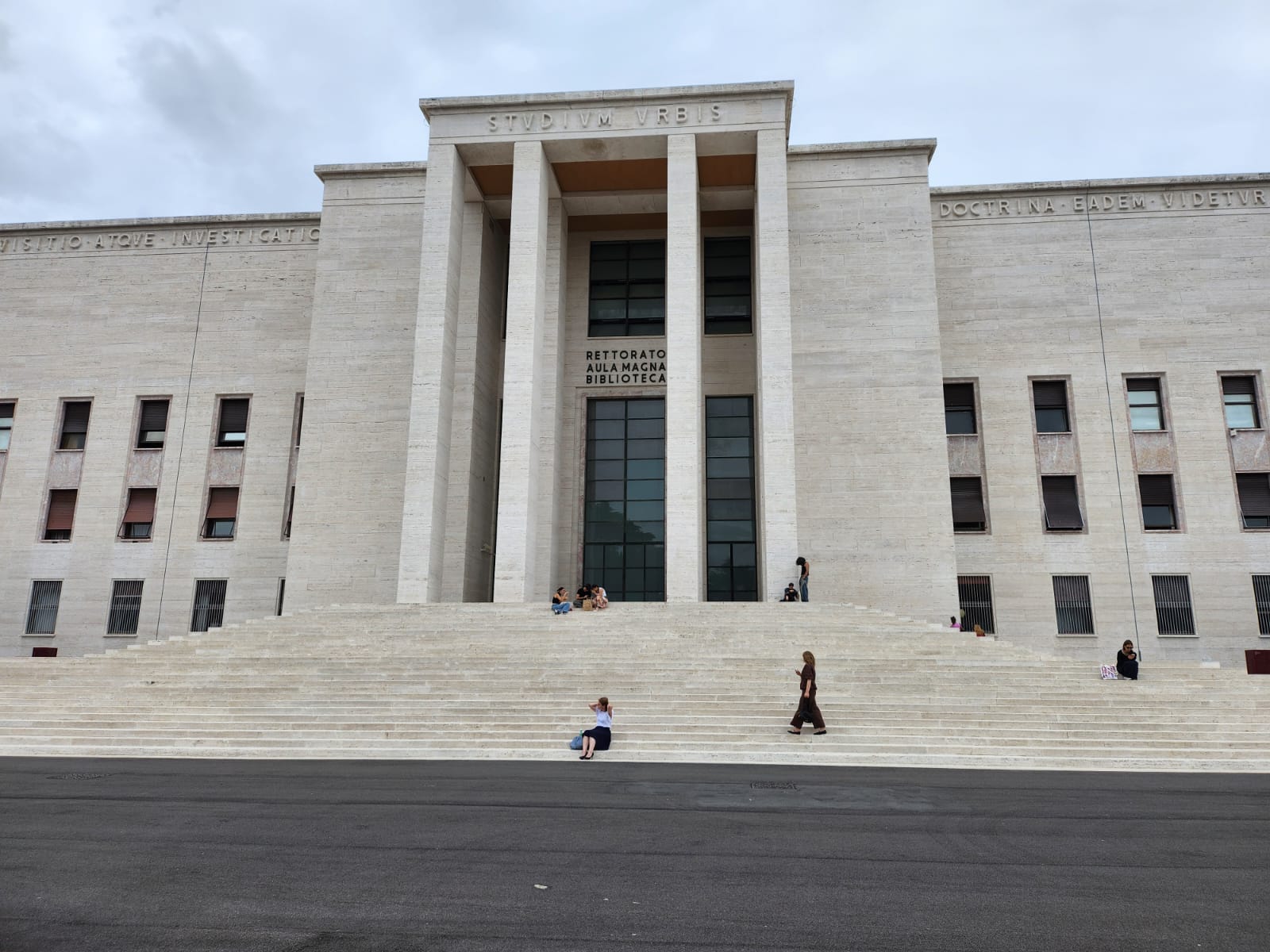 3. Budynek Rektoratu Uniwersytetu La Sapienza i Biblioteki Uniwersyteckiej Alessandrina